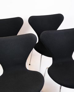 Set Of Four Series Seven Chairs Model 3107 In Black Fabric By Arne Jacobsen