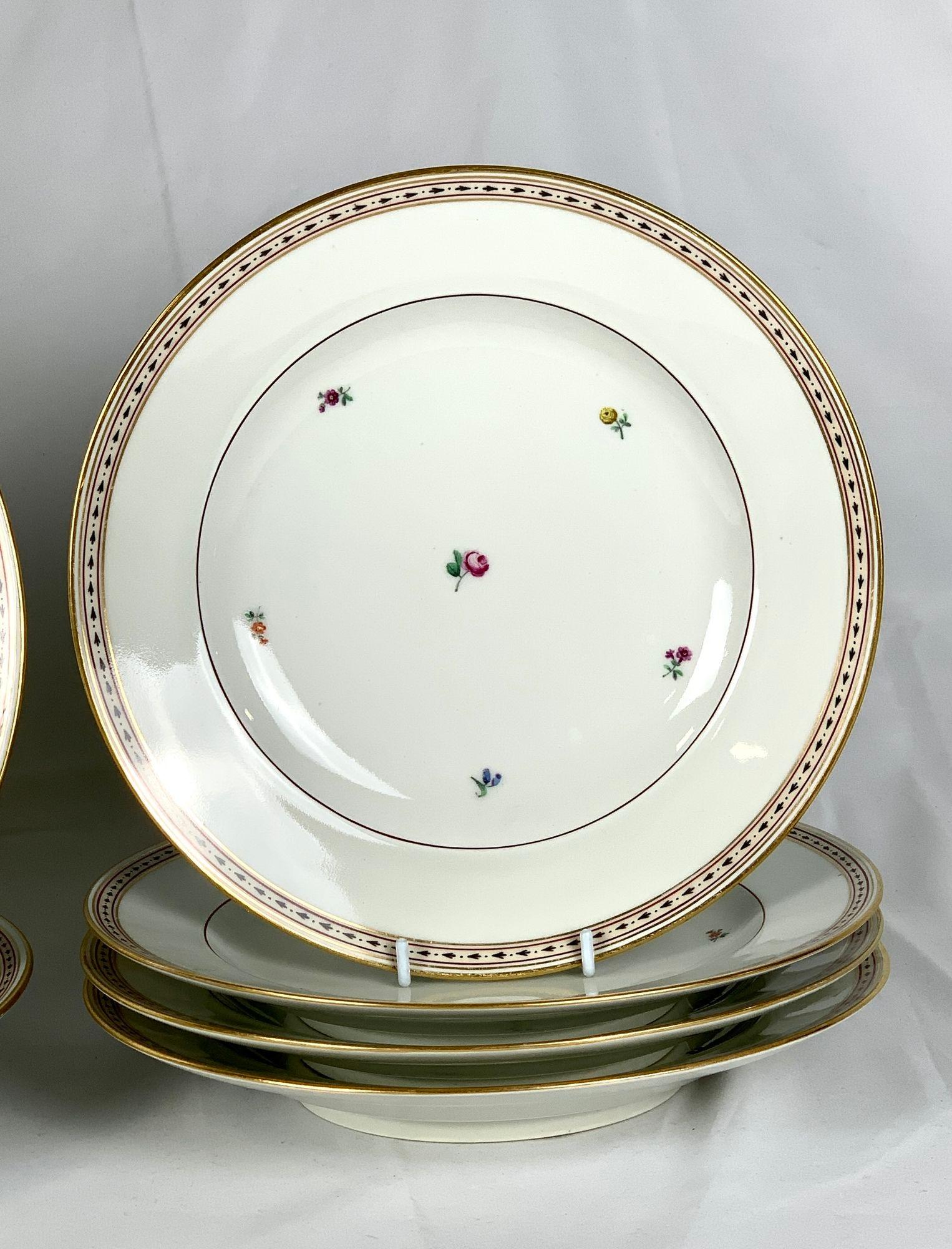 18th Century Imperial Vienna Porcelain Set of 4 Dinner 4 Soup Dishes 2 Chargers  For Sale 1