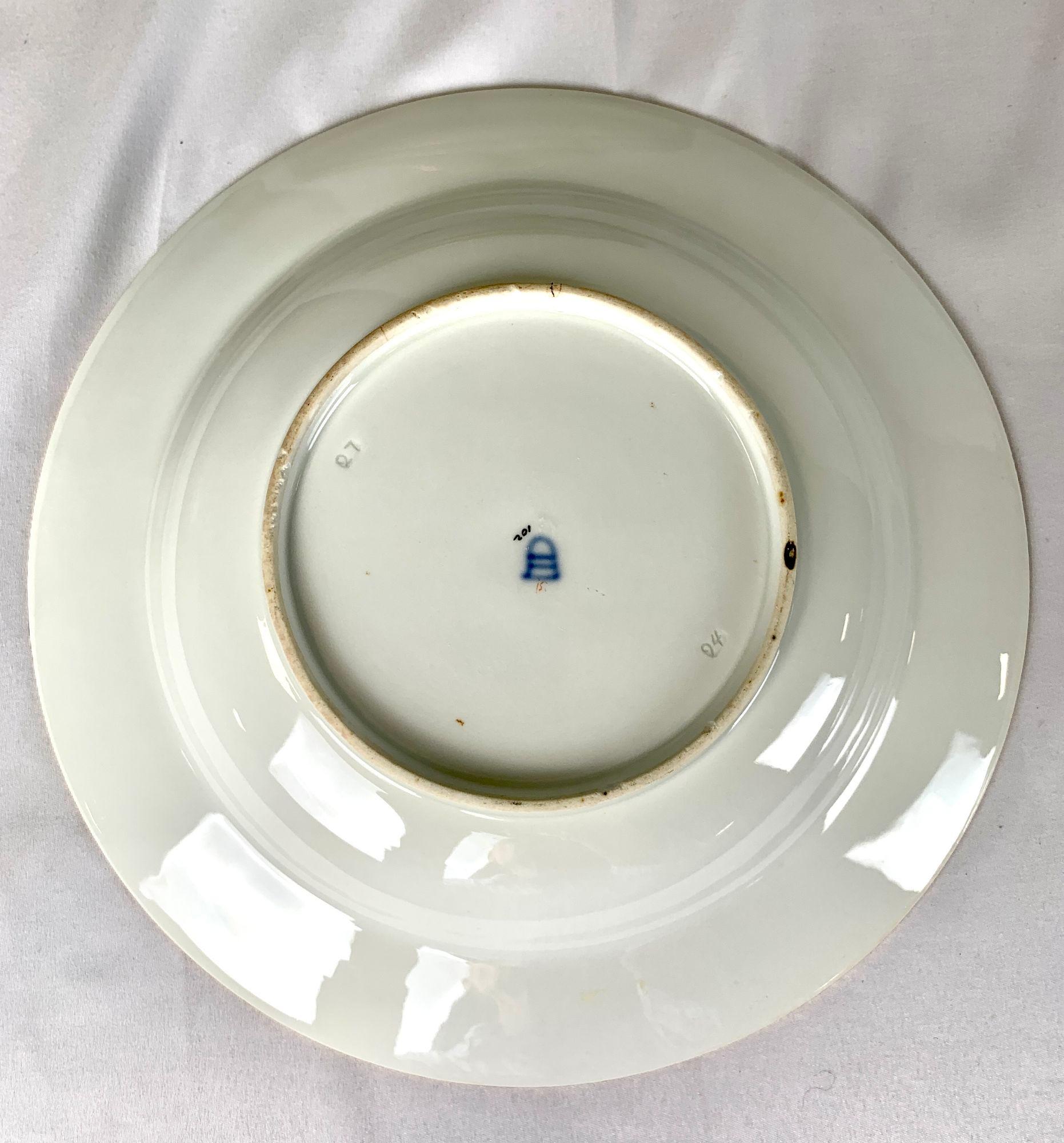 18th Century Imperial Vienna Porcelain Set of 4 Dinner 4 Soup Dishes 2 Chargers  For Sale 2