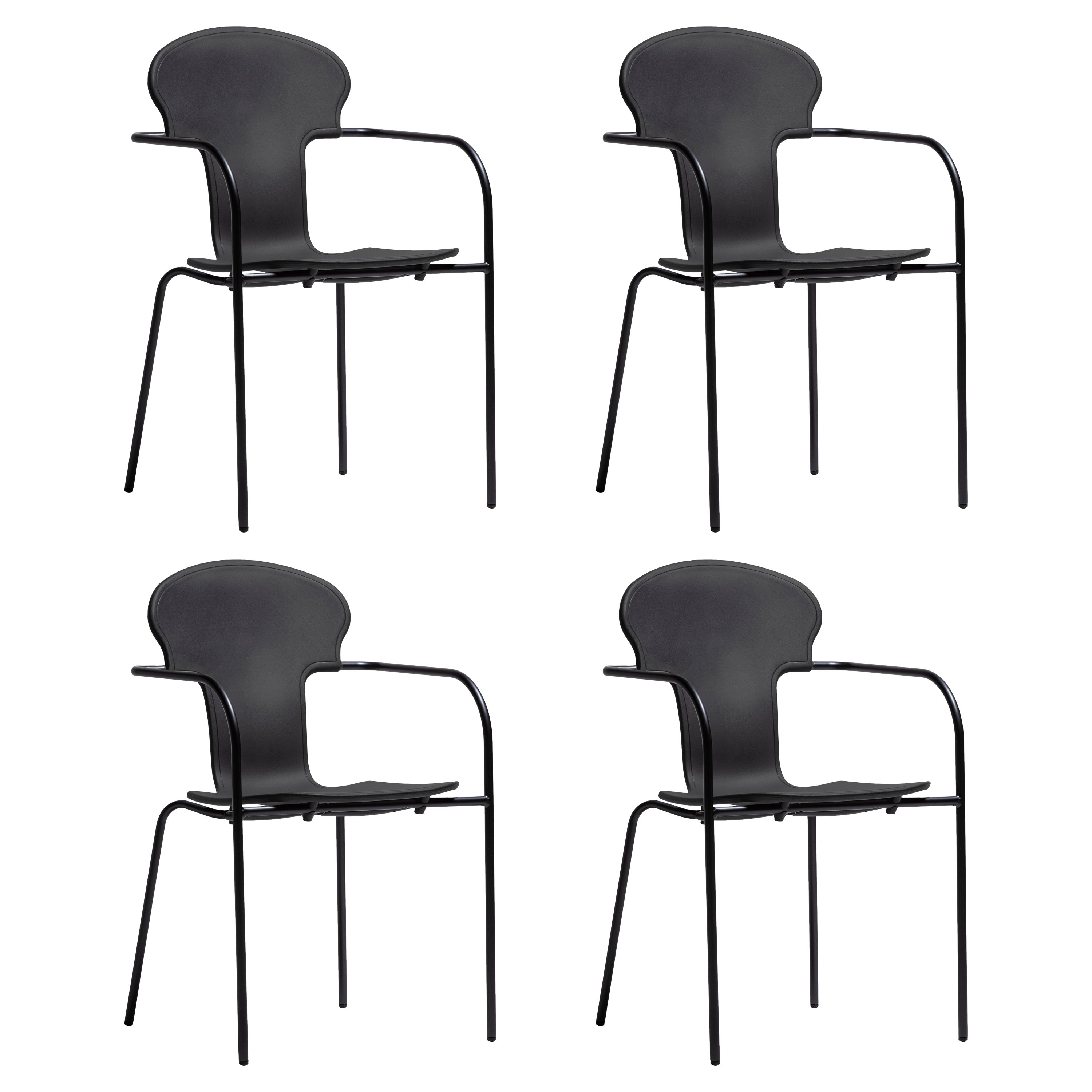 Set aus 4 stapelbaren Stühlen aus schwarzem Kunststoff mit Metallrahmen von Oscar Tusquets  im Angebot