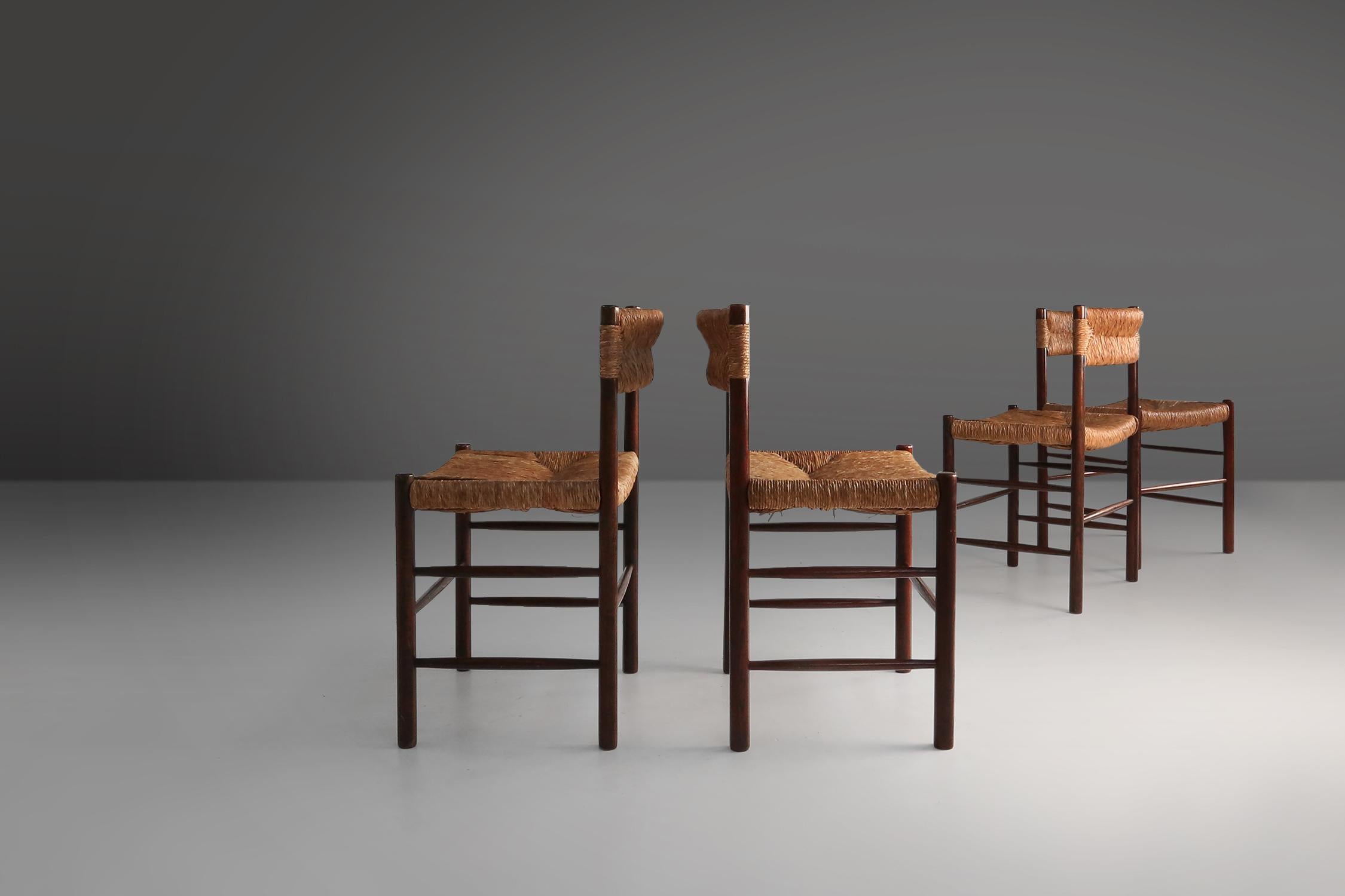 Milieu du XXe siècle Ensemble de 4 chaises Dordogne par Charlotte Perriand pour Sentou, France, années 1950 en vente