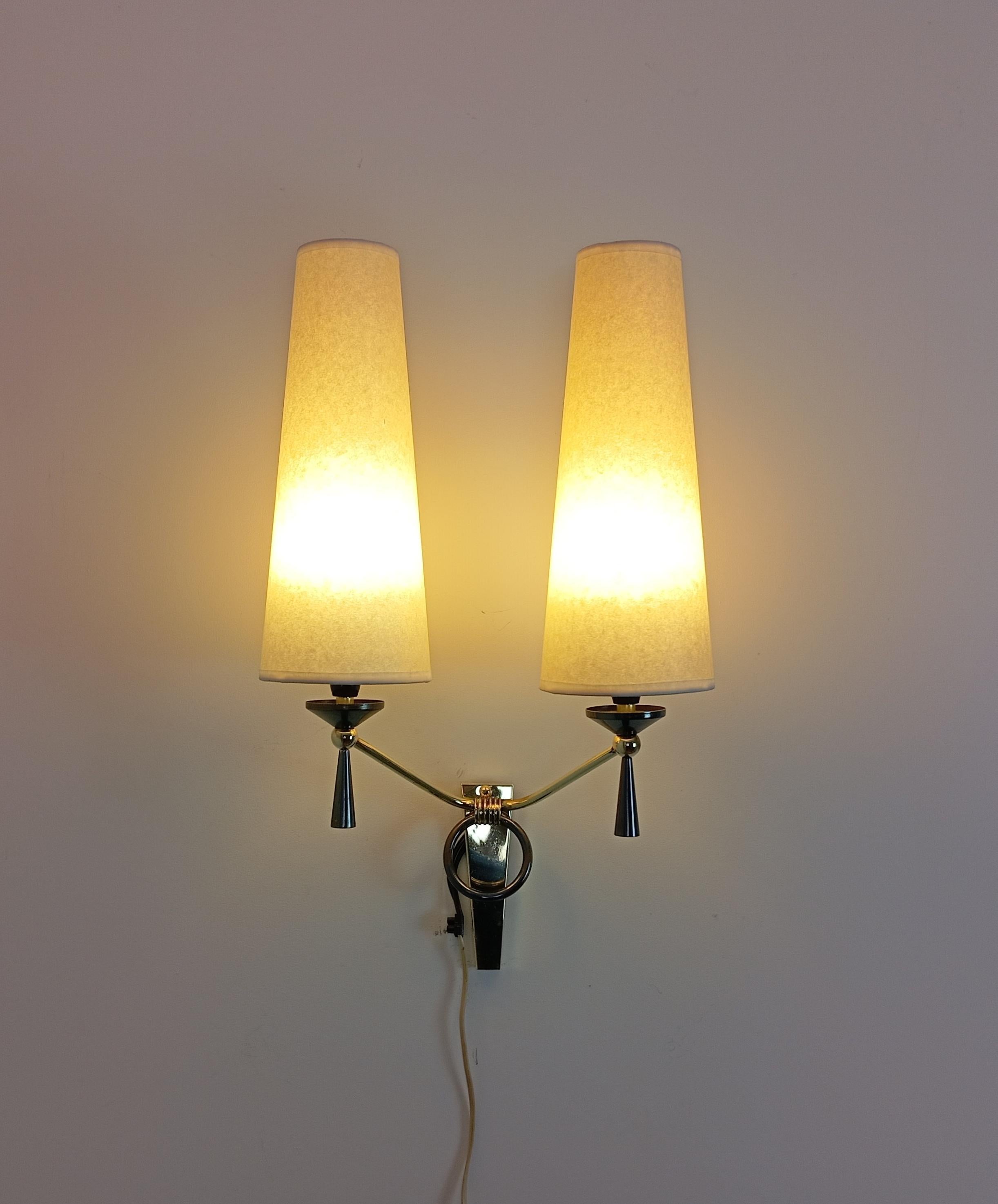 Set of 4 double sconces in brass, Maison Lunel circa 1950 For Sale 4