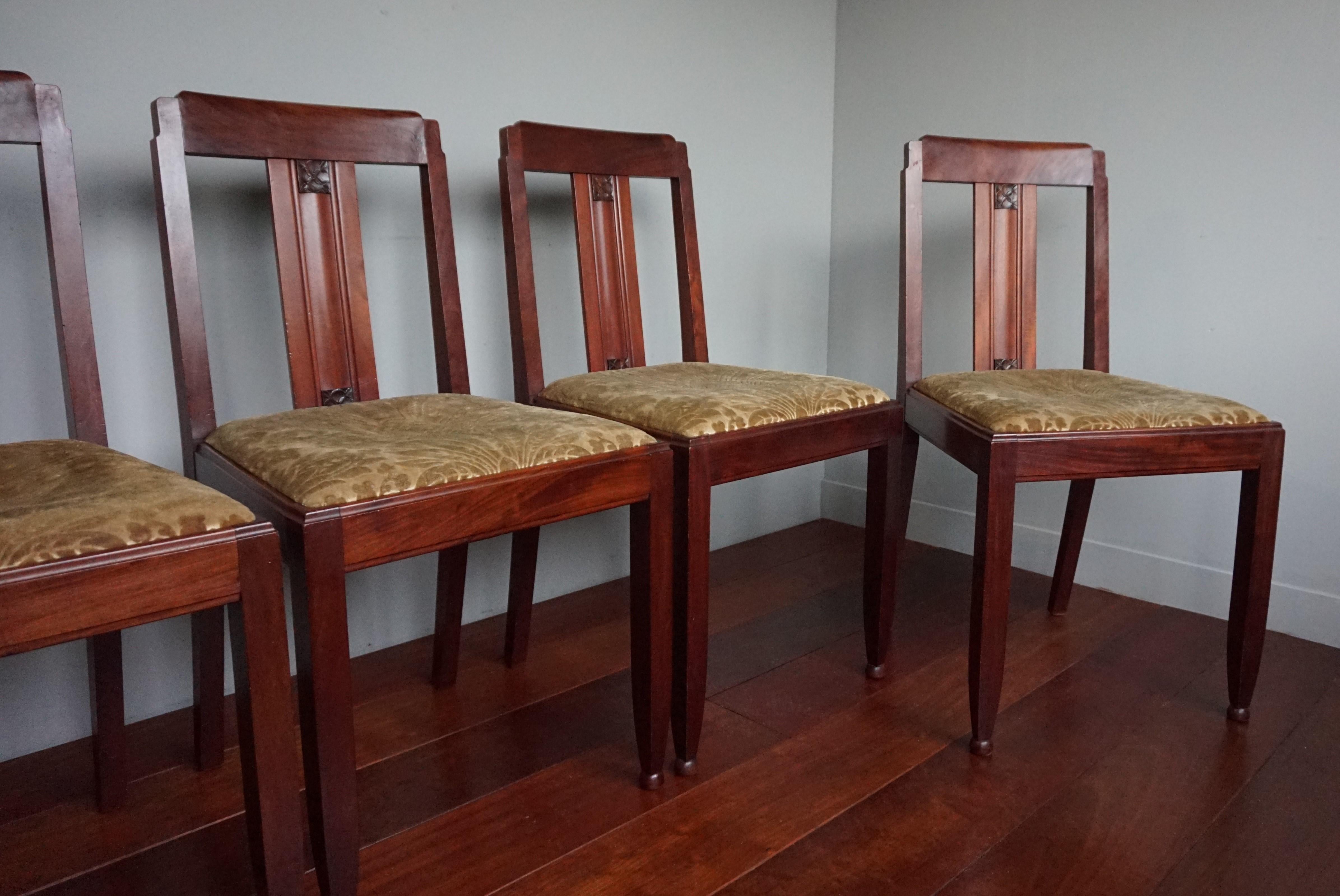 Set of 4 Arts & Crafts Patinated Walnut Dining Chairs w. Inlaid Stylized Flowers For Sale 3