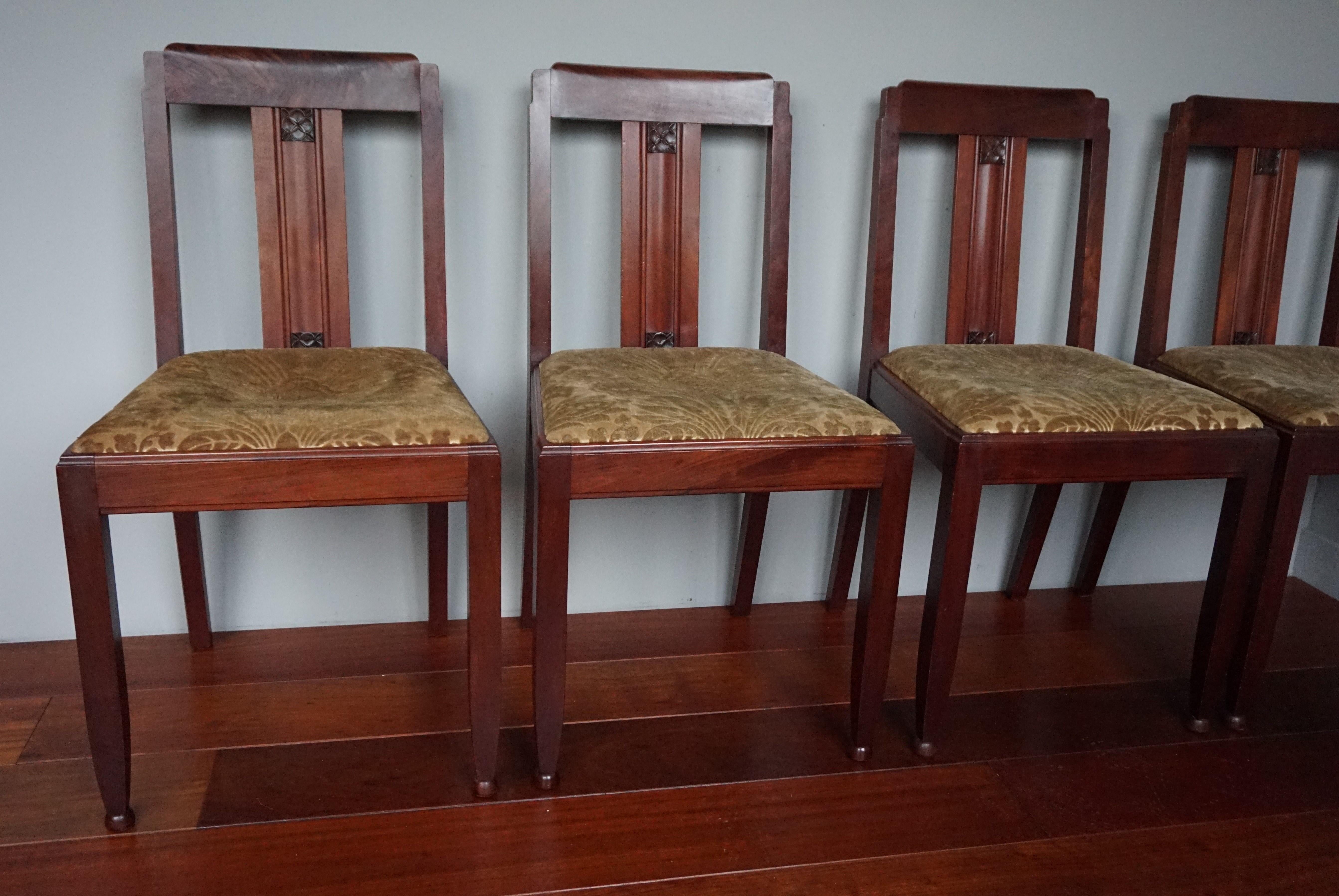 Set of 4 Arts & Crafts Patinated Walnut Dining Chairs w. Inlaid Stylized Flowers For Sale 4