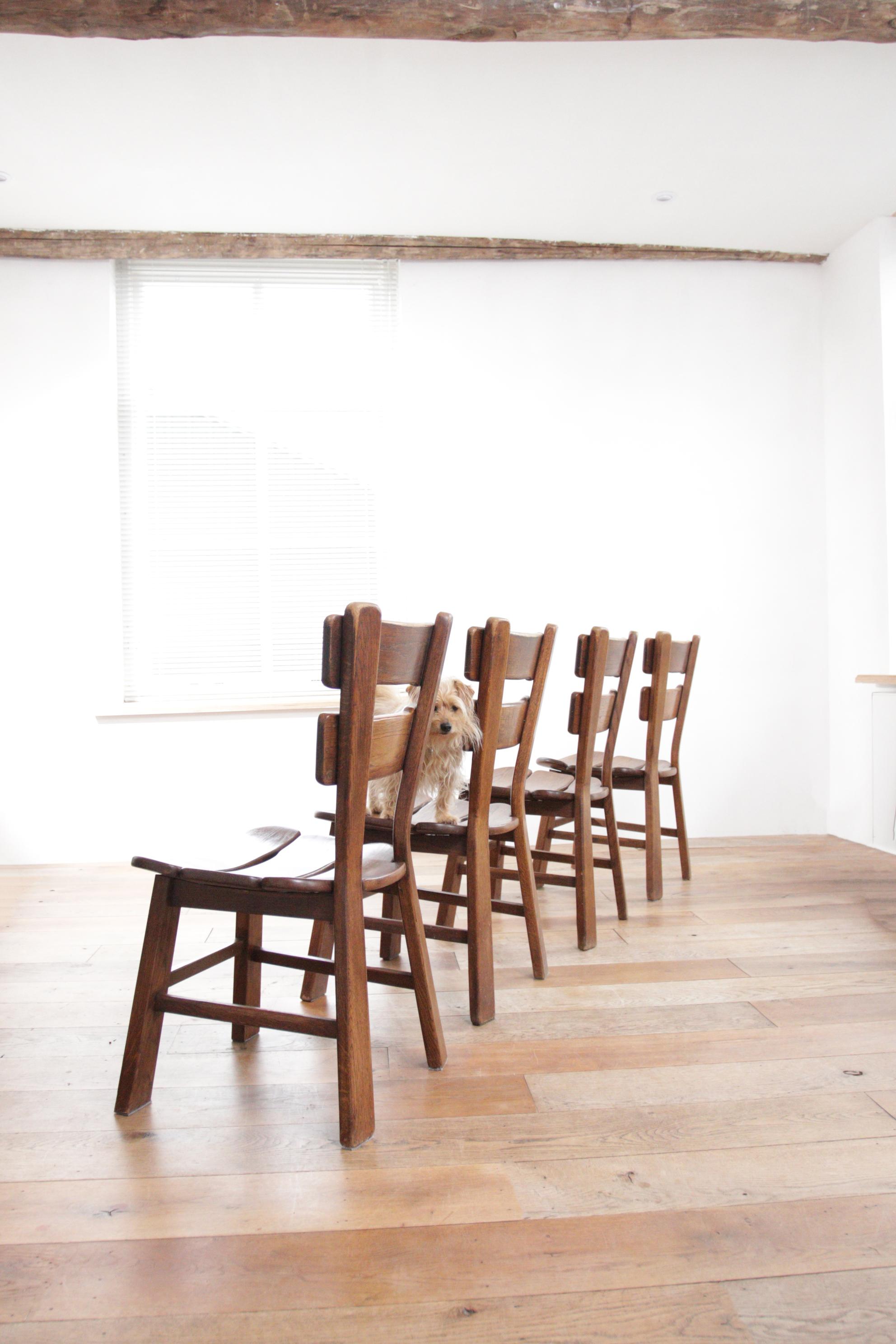 Ensemble de 4 chaises de salle à manger en chêne à dossier échelonné de style Brutaliste hollandais en vente 6