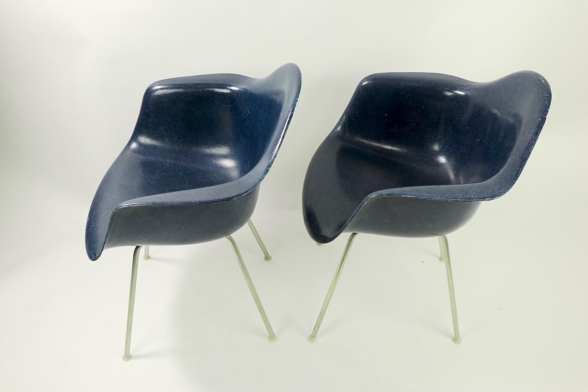 Set of 4 Eames Fiberglass Bucket Chairs 3