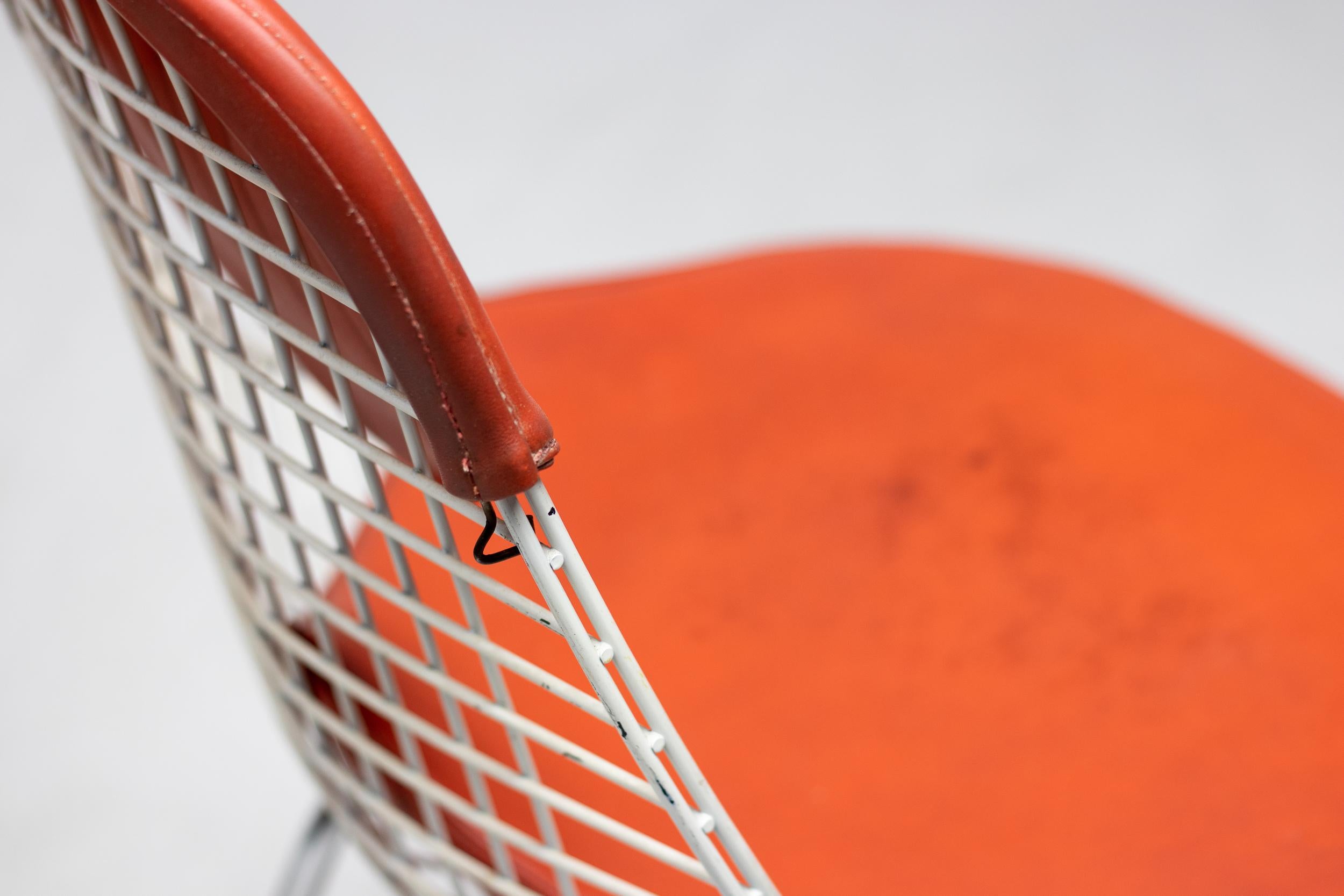 Milieu du XXe siècle Ensemble de 4 chaises Eames en fil de fer pour Herman Miller avec sièges Bikini originaux de Girard en vente