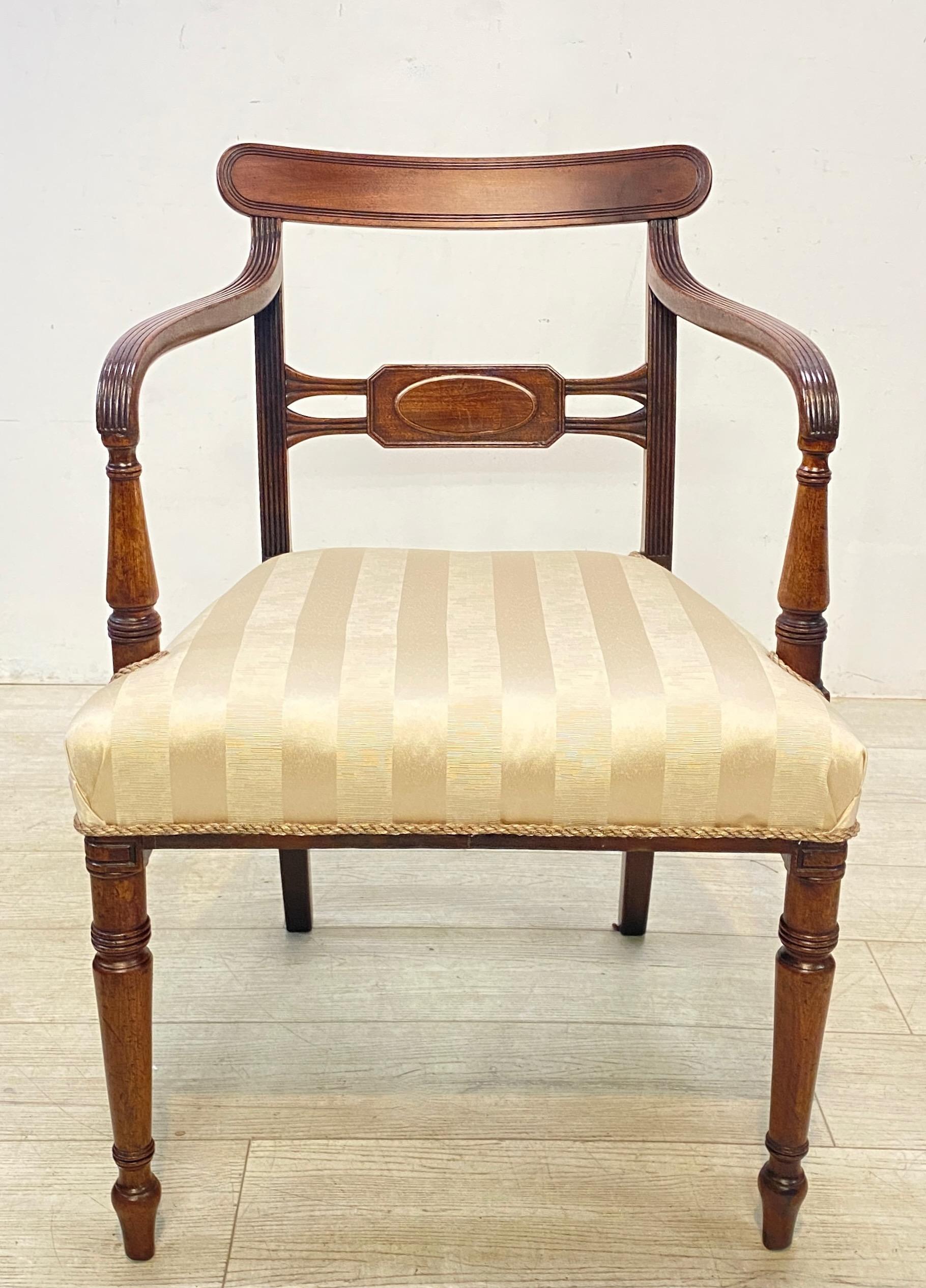Set of 4 Early 19th Century English Regency Mahogany Dining Chairs, circa 1820 For Sale 1
