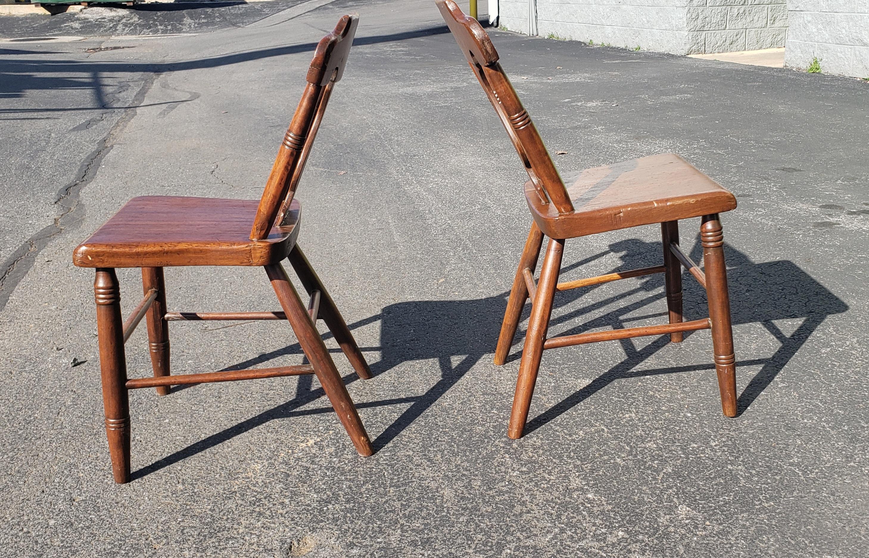 19th Century Set of 4 Early American Yew Wood Side Chairs, circa 1840s For Sale