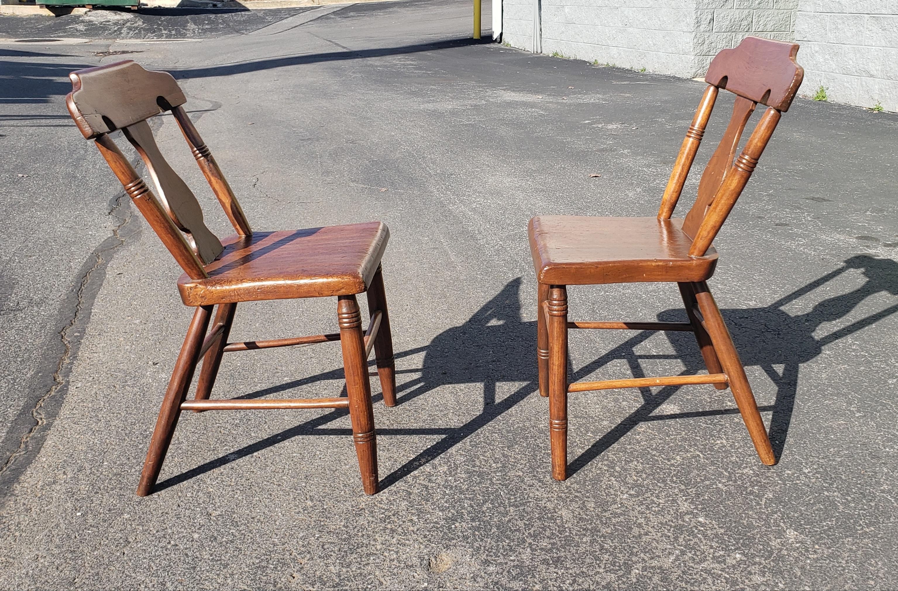 Hardwood Set of 4 Early American Yew Wood Side Chairs, circa 1840s For Sale