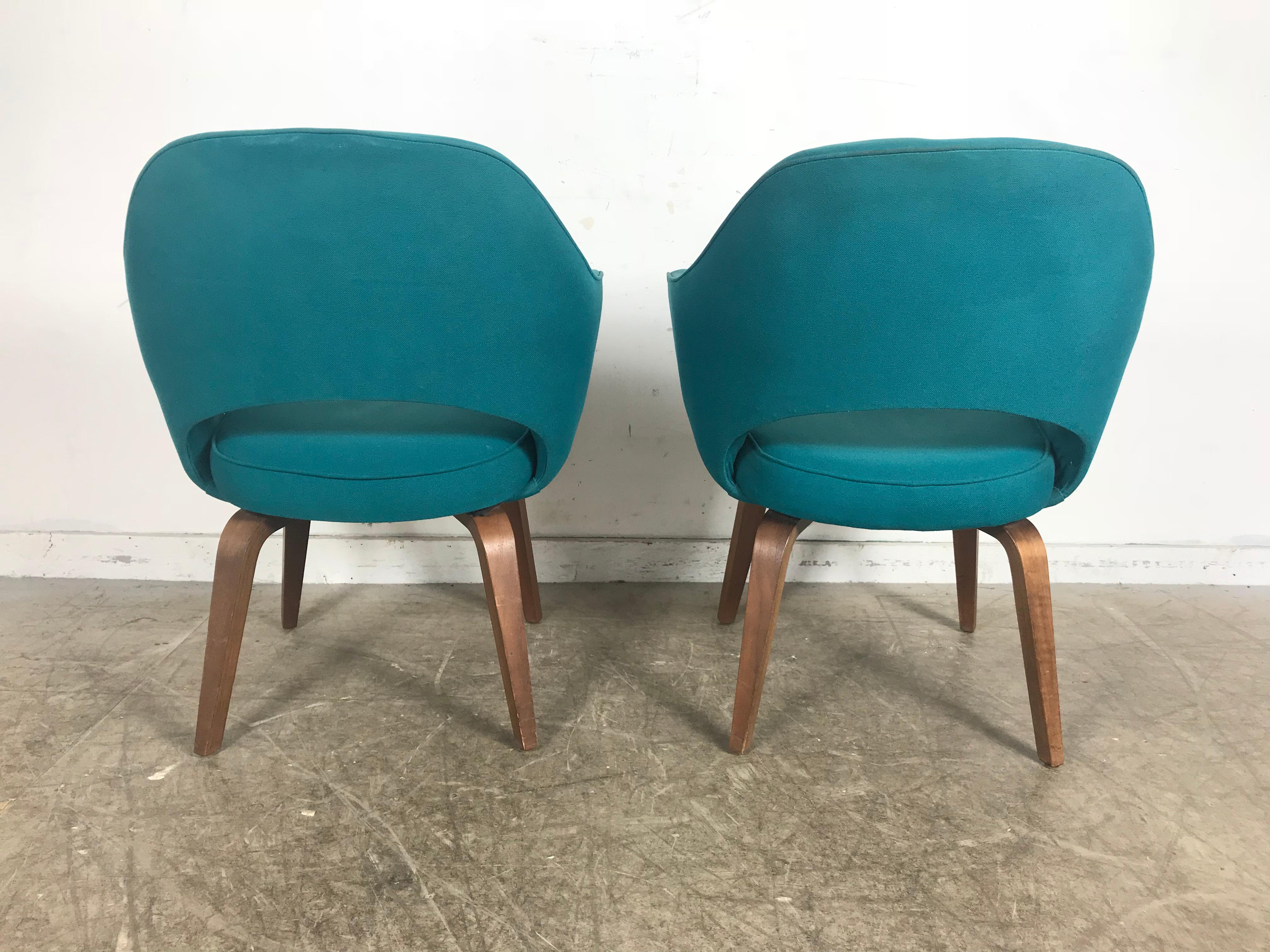 Set of  4 Early Knoll Saarinen Executive Armchairs with Bentwood Legs 1