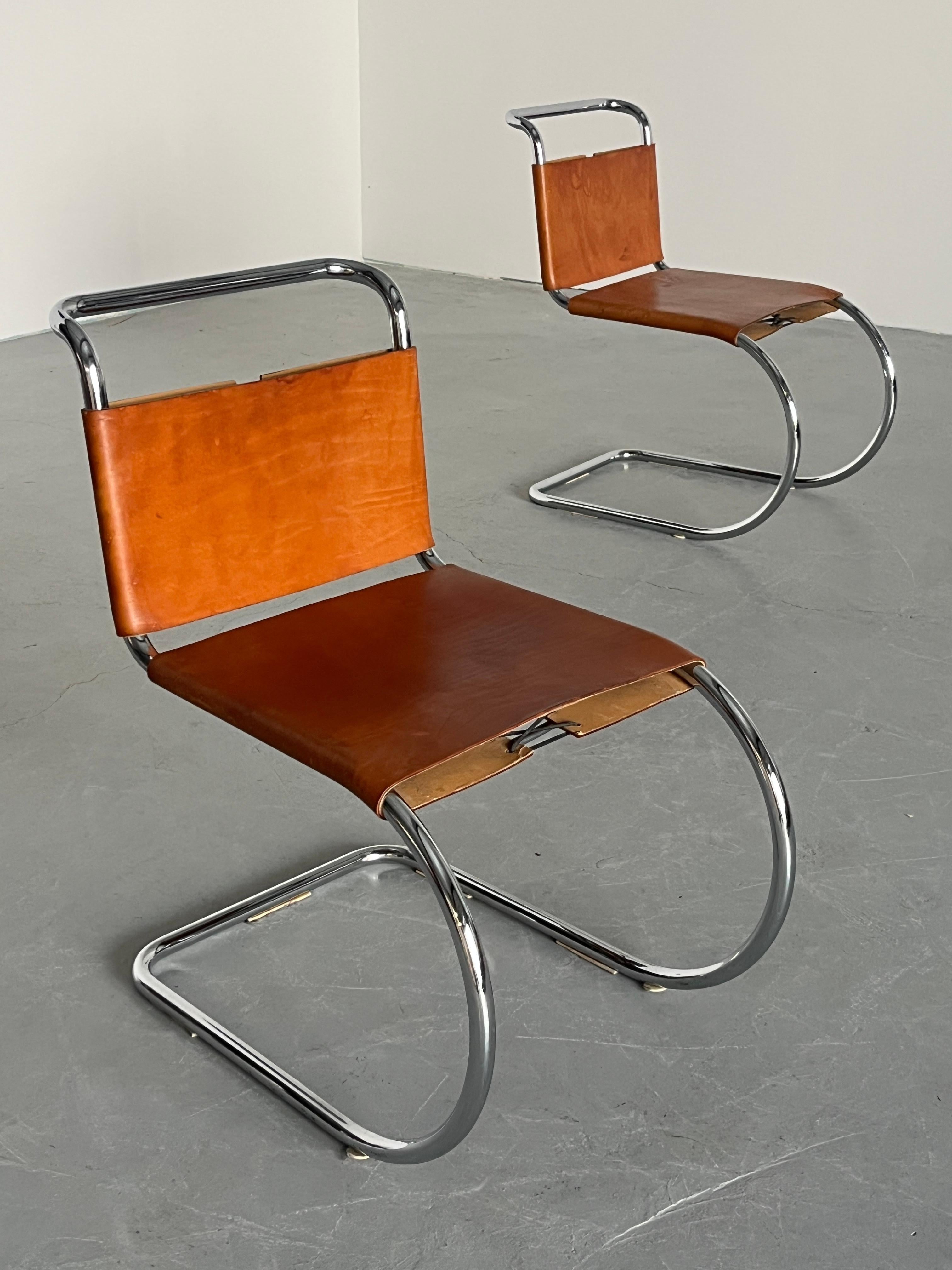 Ensemble de 4 chaises Mies van der Rohe 'MR10' d'origine en cuir cognac en vente 1