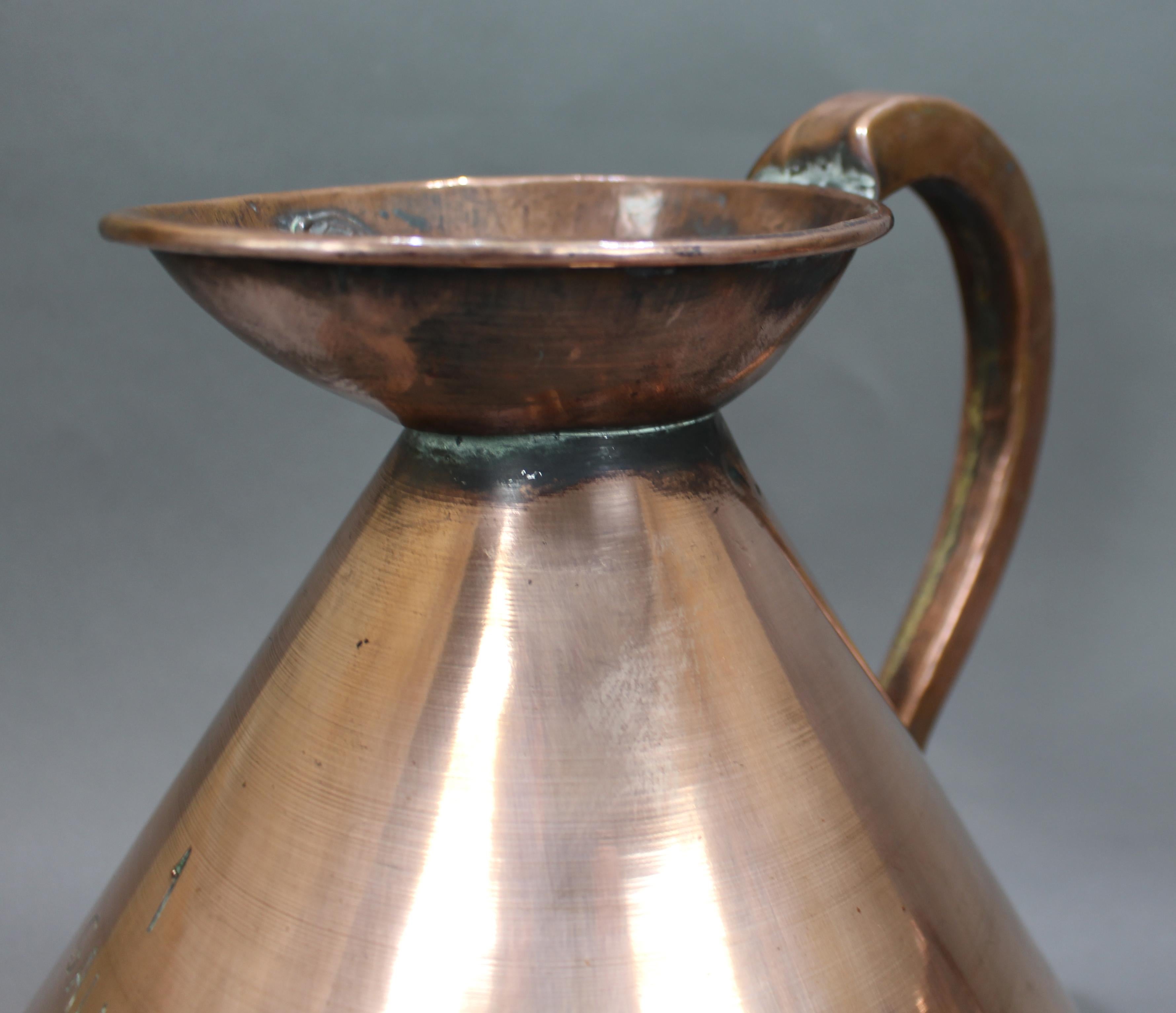 Set of 4 Early Victorian Graduated Copper Measuring Jugs In Good Condition For Sale In Worcester, GB