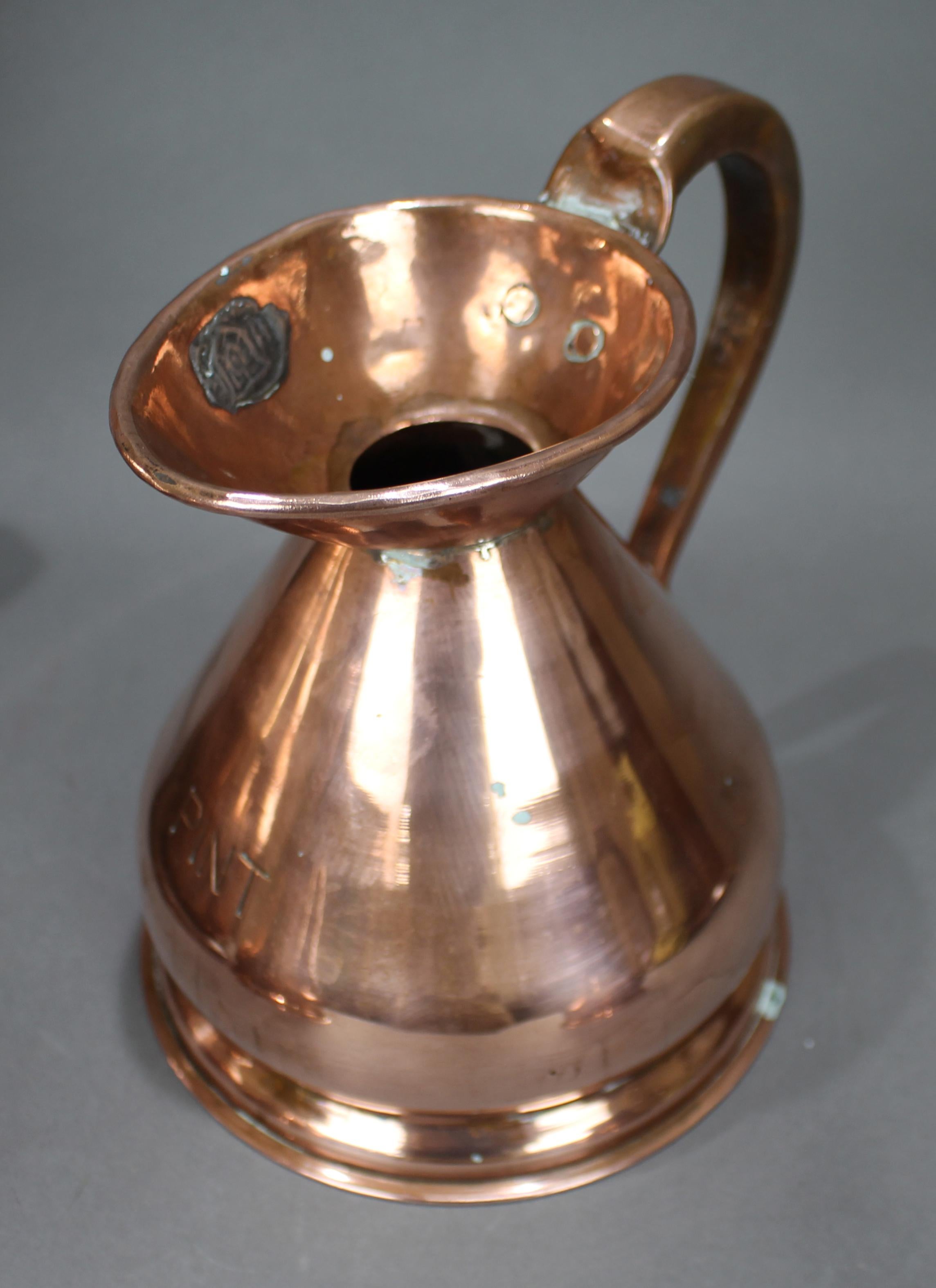 19th Century Set of 4 Early Victorian Graduated Copper Measuring Jugs For Sale