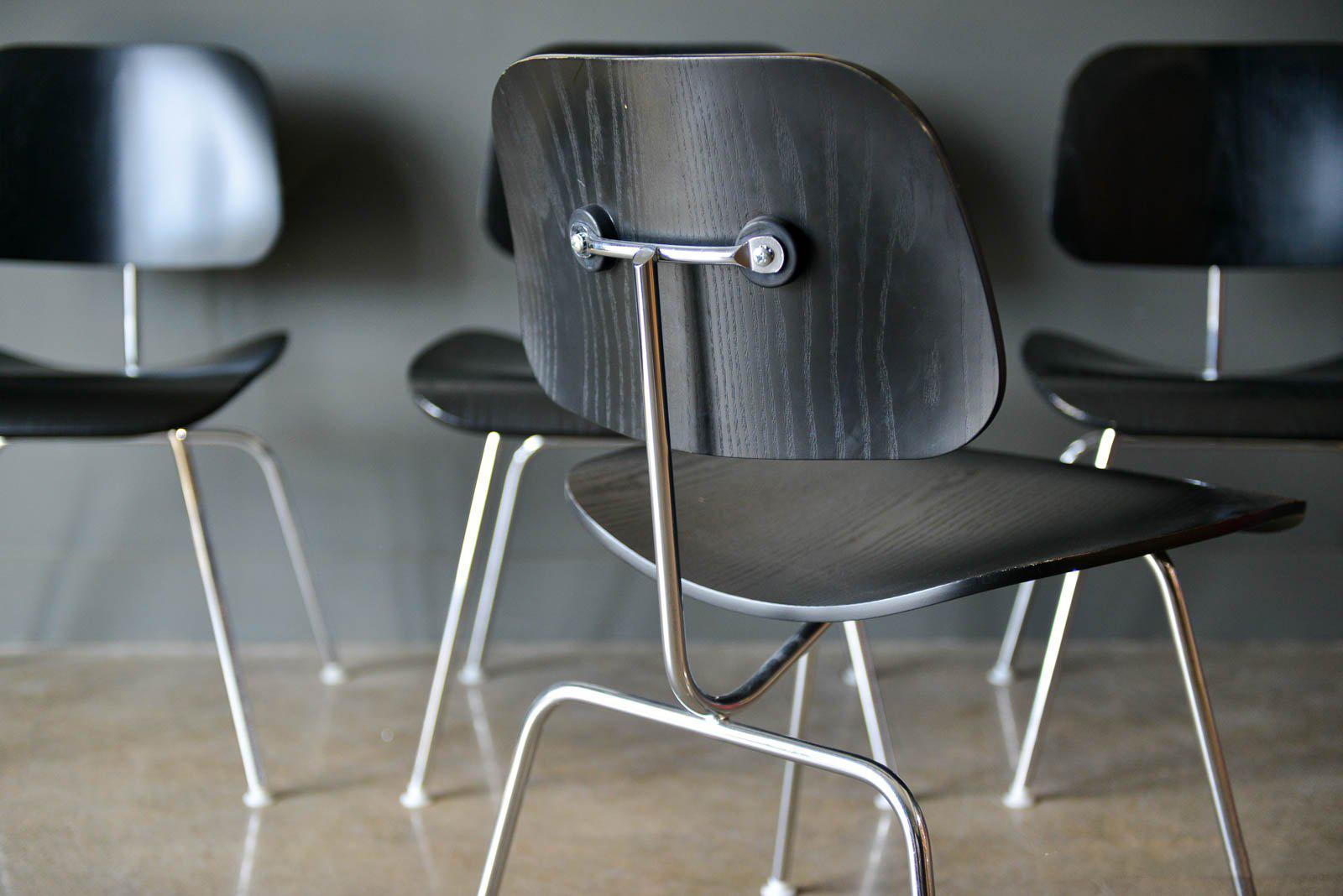 Set of 4 Ebonized Eames DCM Chairs (Moderne der Mitte des Jahrhunderts)