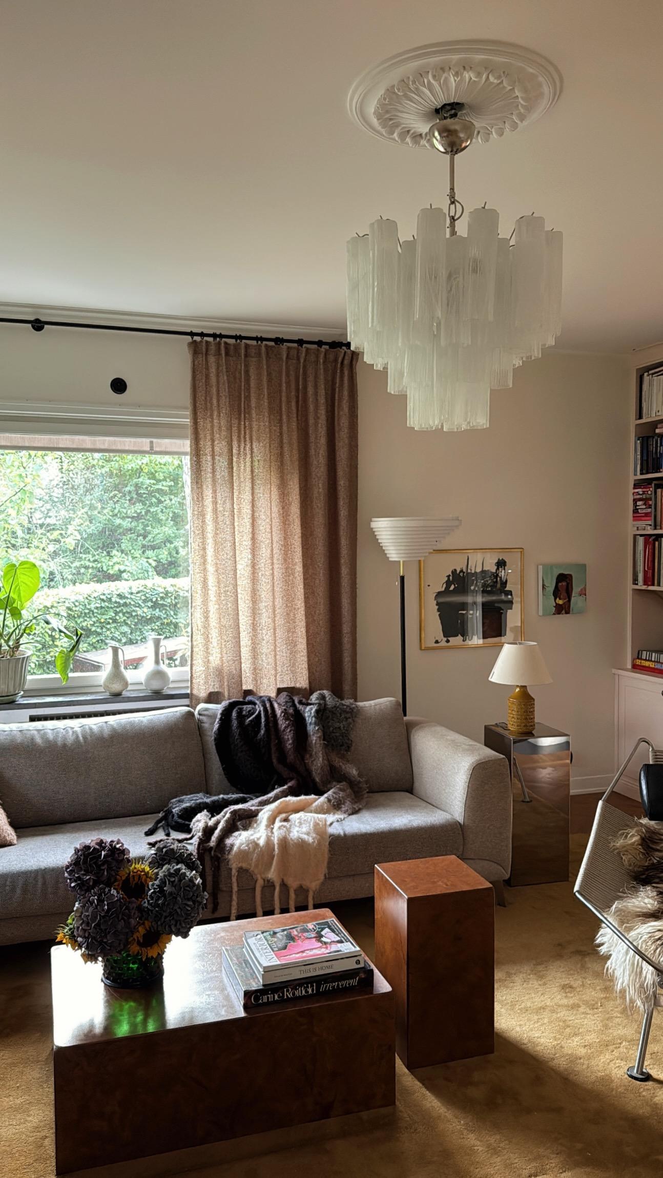 Set of 4 Eclectic White Murano Chandeliers Tronchi - Swirled Marbled Pattern In Excellent Condition For Sale In Bromma, SE