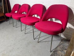 Set of 4 Eero Saarinen for Knoll Armless Executive Chairs in Red KNOLL Fabric