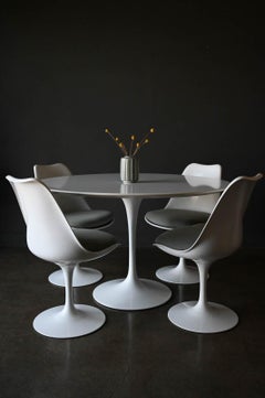 Ensemble de 4 chaises Tulip d'Eero Saarinen pour Knoll, Italie, vers 2015