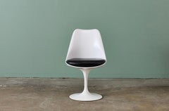 Set of 4 Eero Saarinen for Knoll Tulip Chairs in White & Black Leather