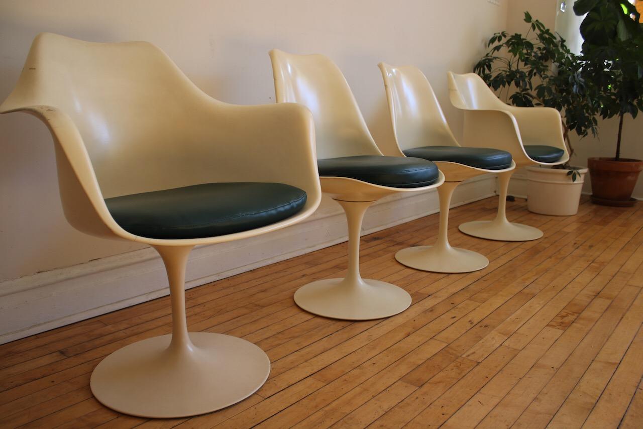 Set of 4 Eero Saarinen Midcentury Dark Green Tulip Dining Chairs 9