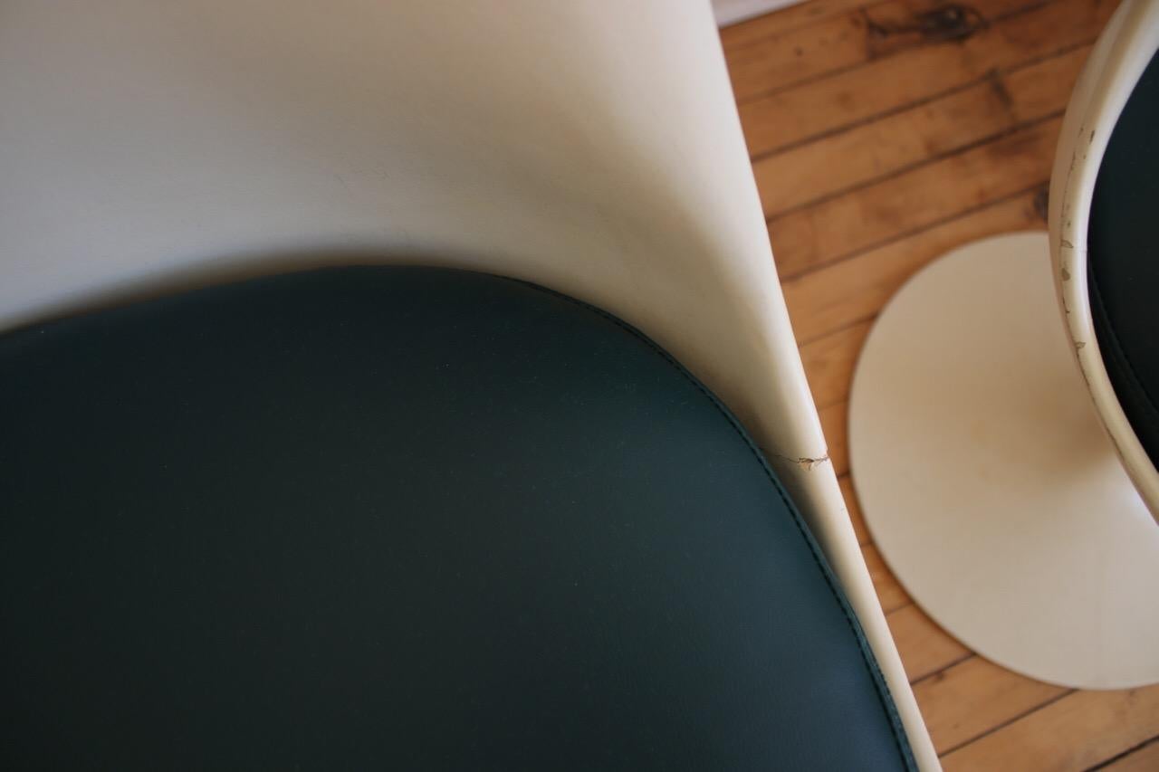Fiberglass Set of 4 Eero Saarinen Midcentury Dark Green Tulip Dining Chairs