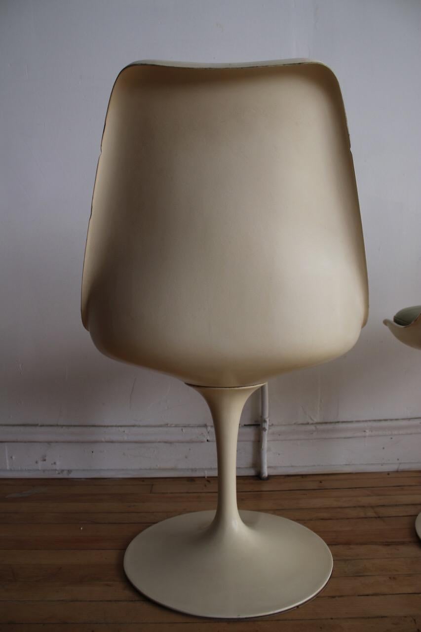 Mid-Century Modern Set of 4 Eero Saarinen Midcentury Tulip Dining Chairs