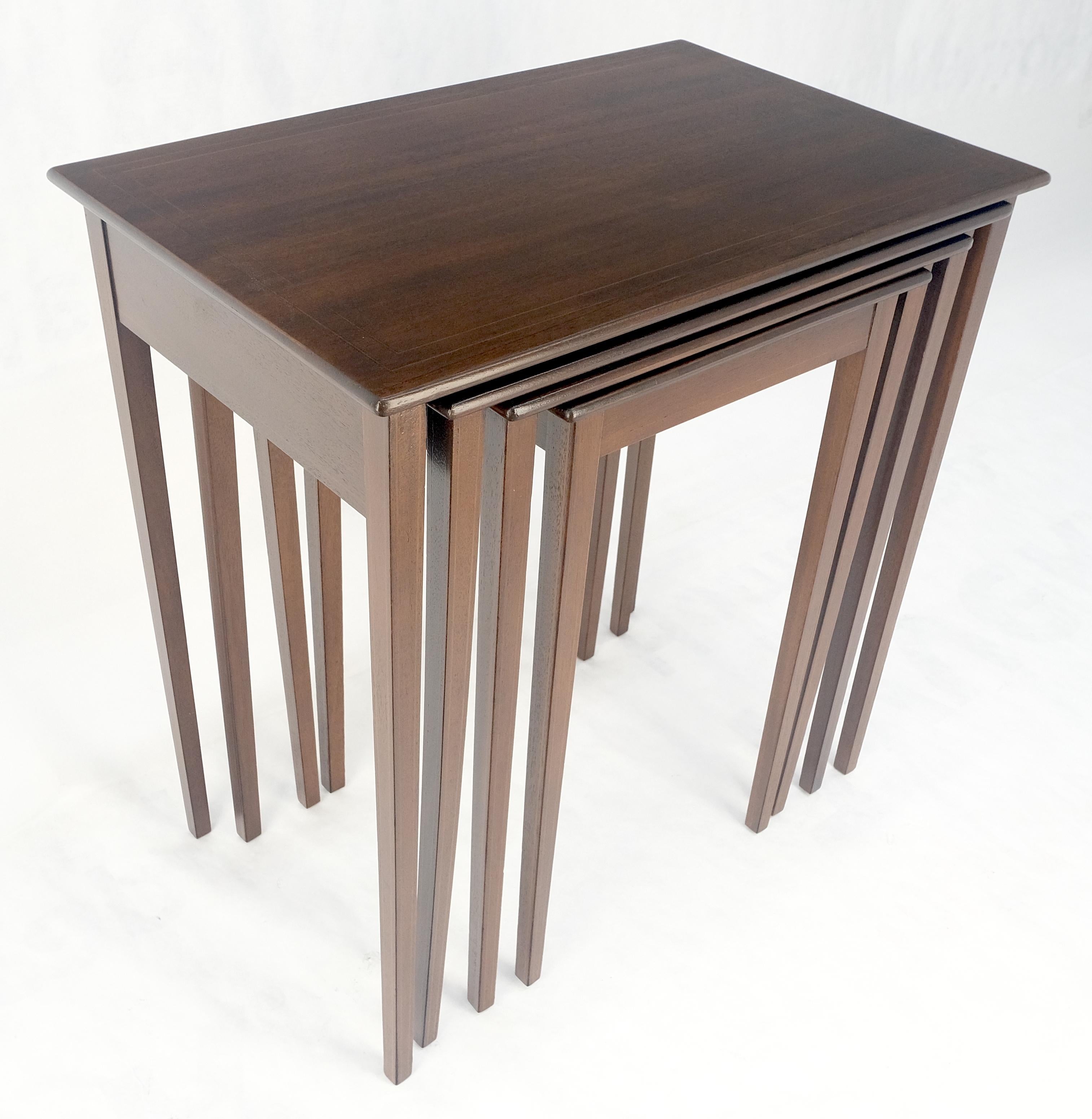 Set of 4 Elegant Tapered Legs Mahogany Federal Nesting Side End Tables MINT For Sale 3