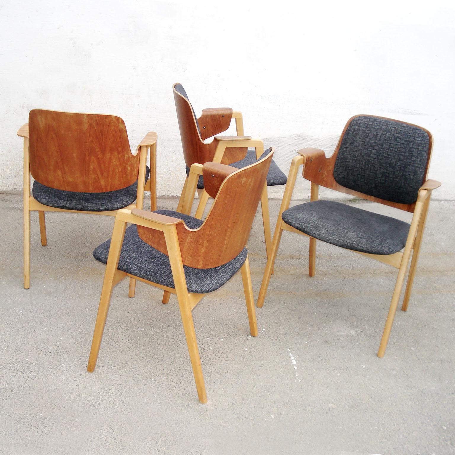 Satz von 4 Elias Barup Teakholz-Esszimmerstühlen mit Original-Polsterung, 1950er Jahre Schweden (Mitte des 20. Jahrhunderts) im Angebot