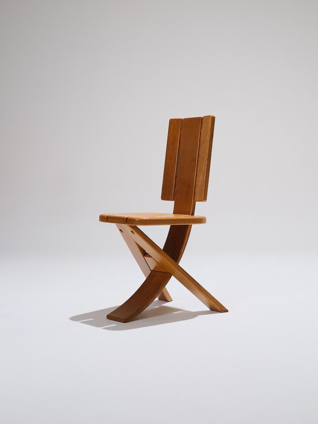 Minimaliste Ensemble de 4 chaises en orme, édition Seltz, années 1980 en vente