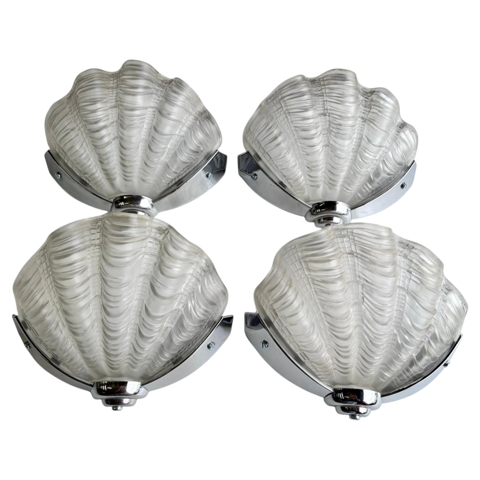 Set of 4 opaque Art Deco Shell Wall lights For Sale