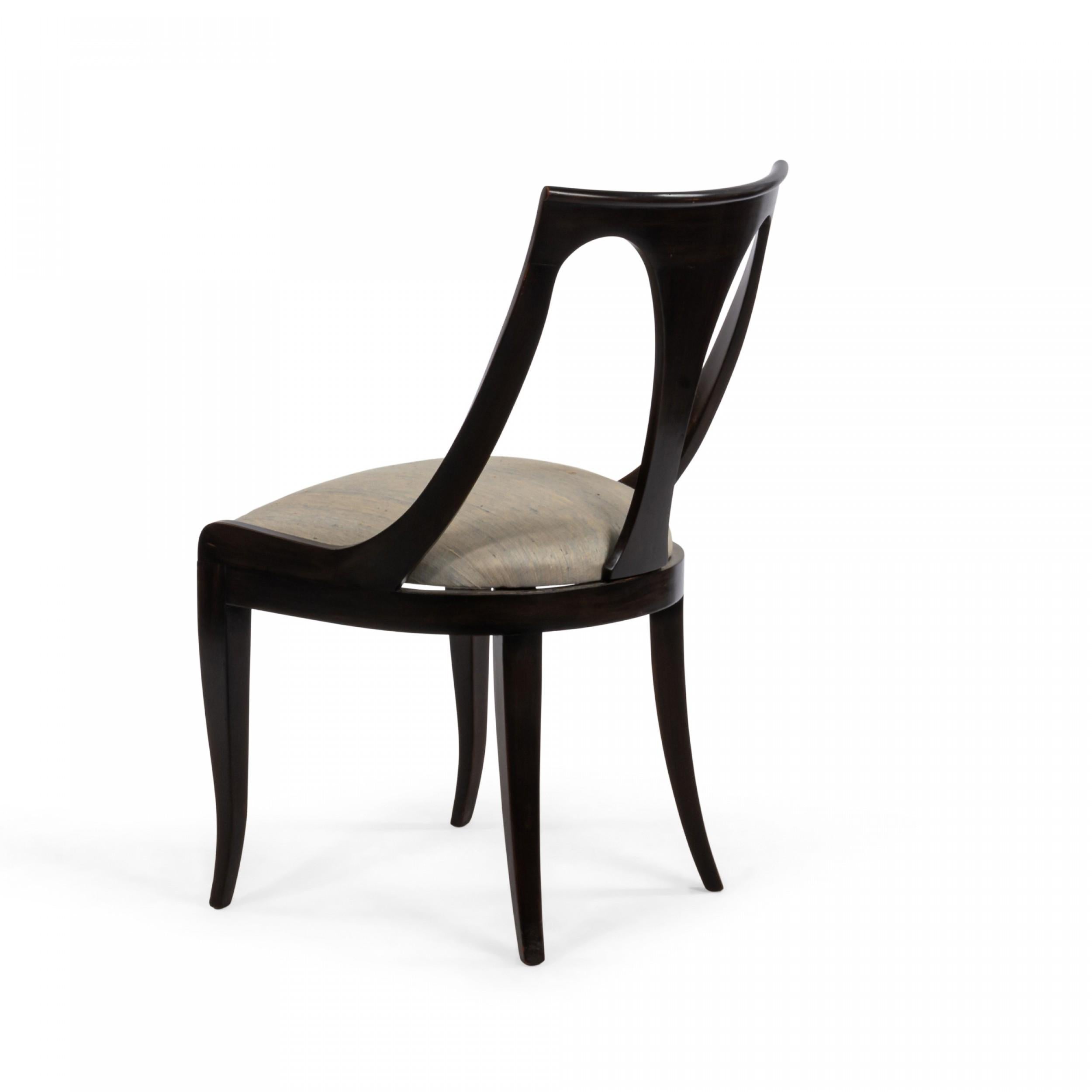Laiton Ensemble de 4 chaises de salle à manger de style Empire en laque noire et soie bleue en vente