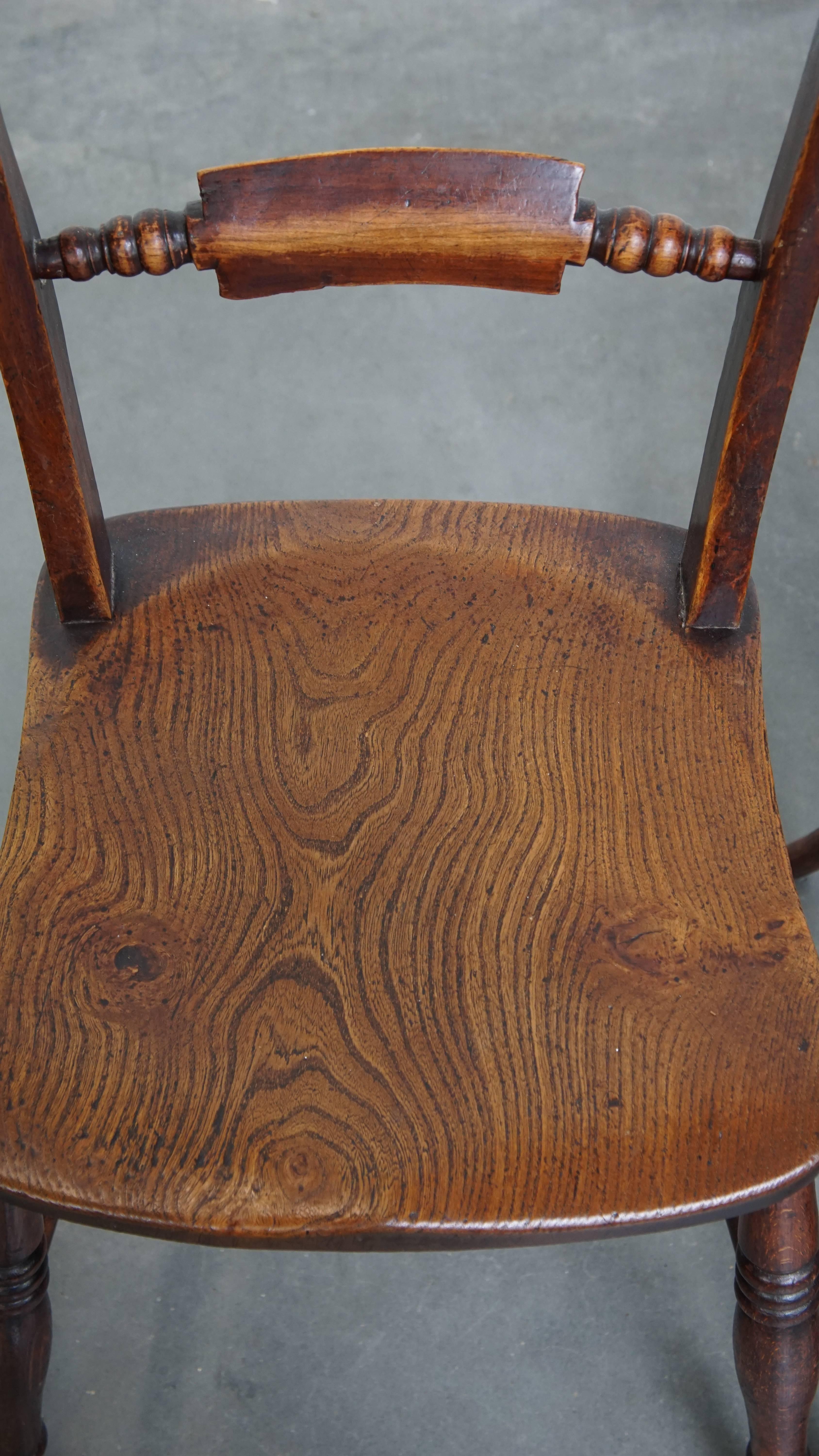 Satz von 4 englischen antiken Esszimmerstühlen aus den frühen 1800er Jahren (Holz) im Angebot