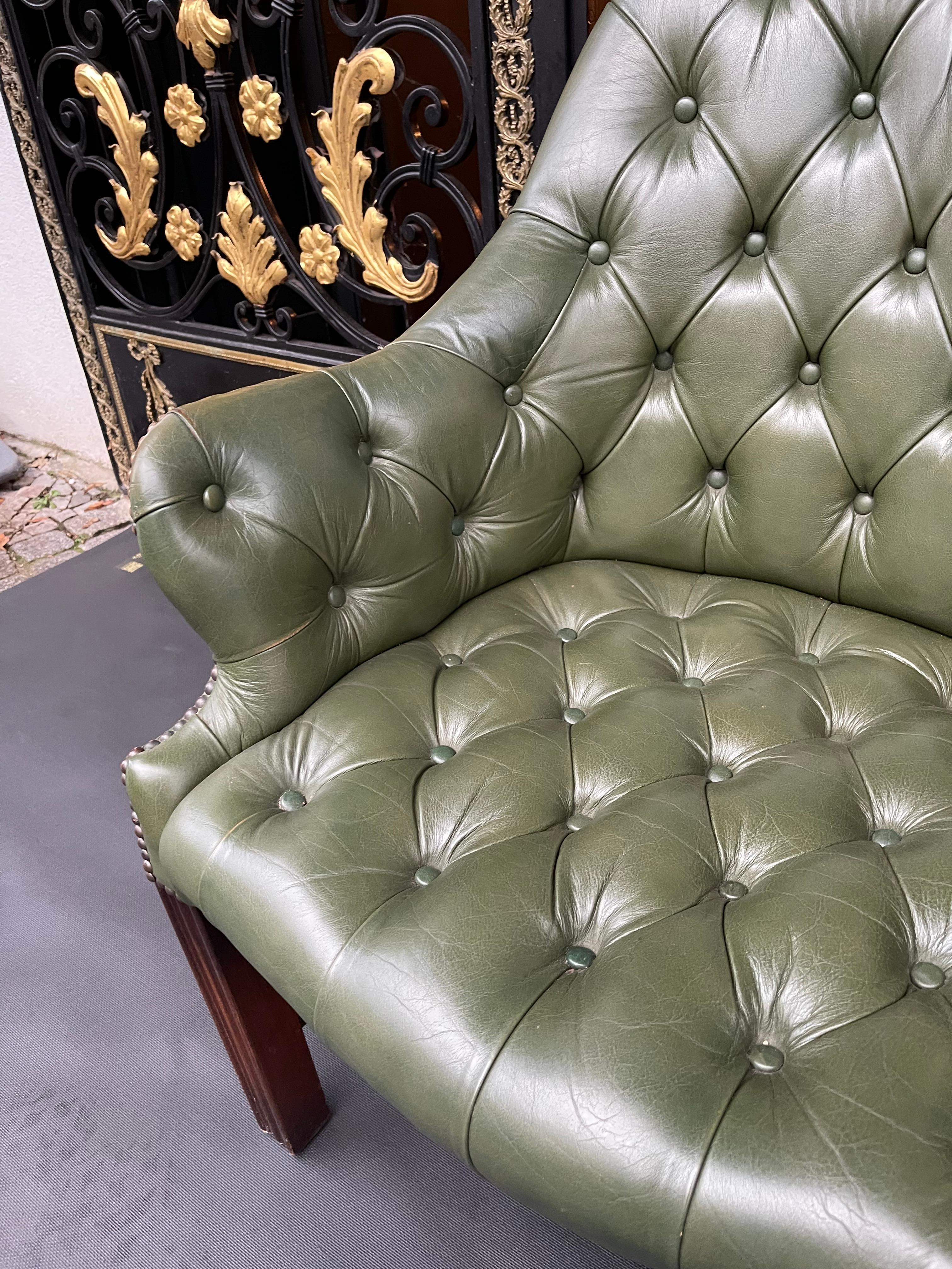 Ensemble de 4 chaises longues / fauteuils anglais Chesterfield, WADE, 20ème siècle en vente 6