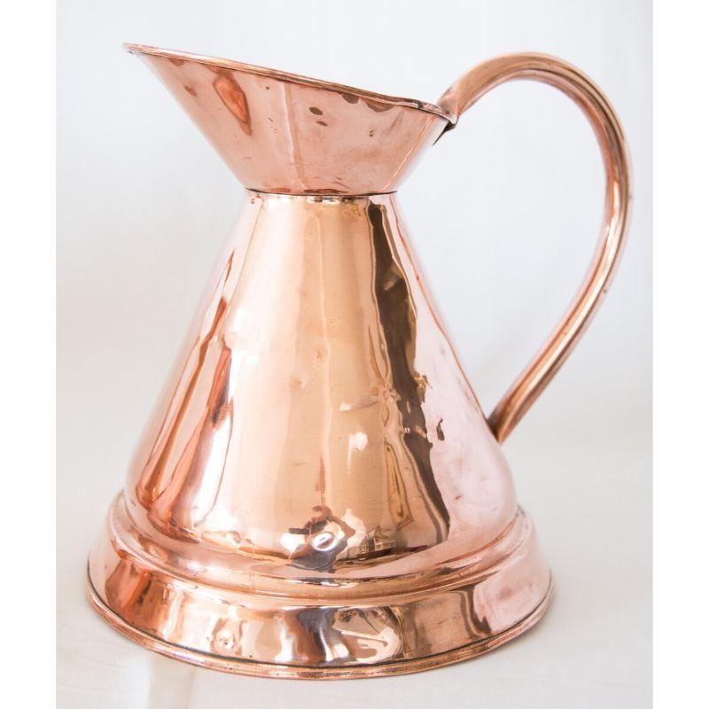 Set of 4 English Copper Graduated Haystack Pitchers Jugs Measures, circa 1900 In Good Condition For Sale In Pearland, TX