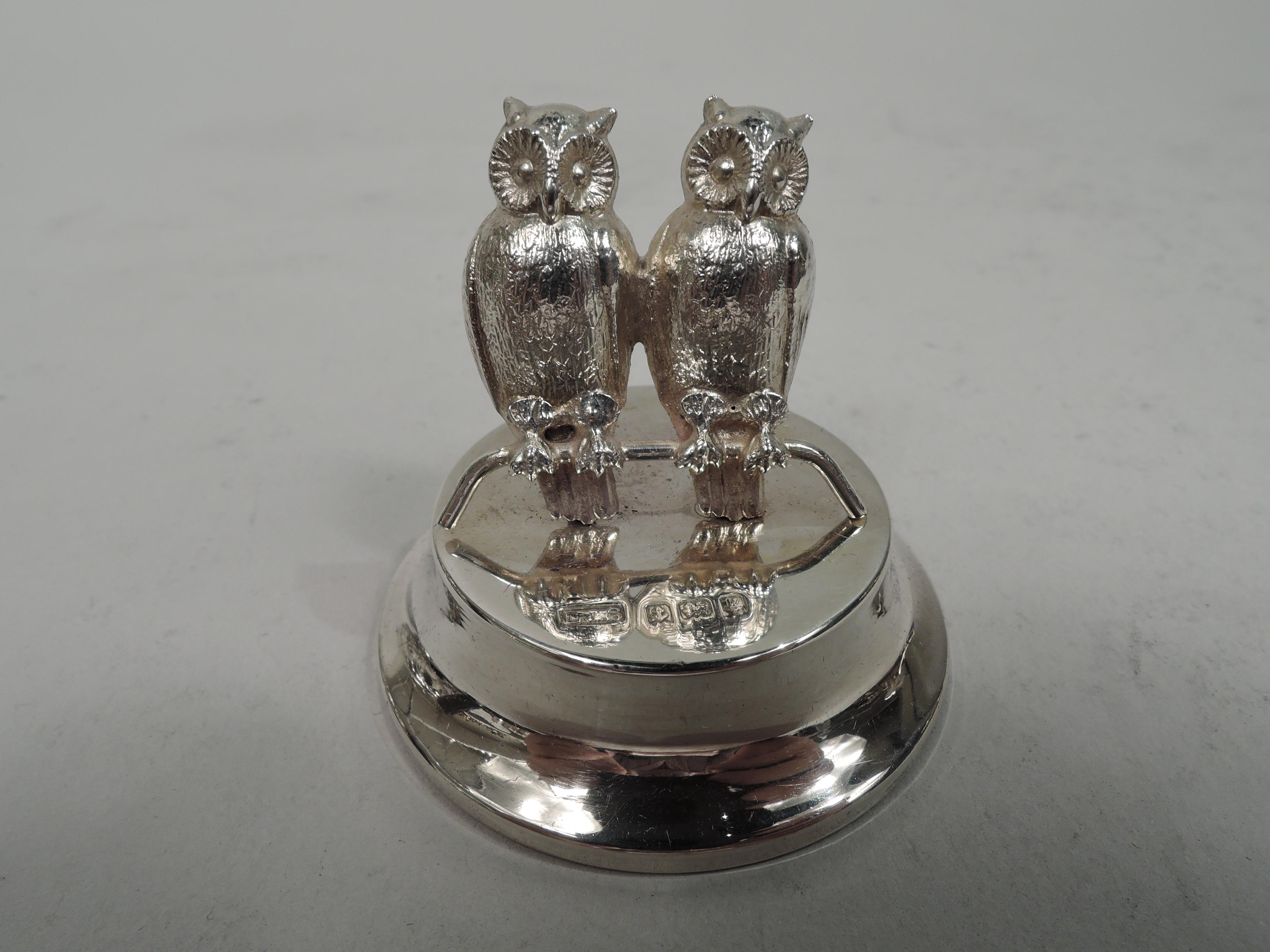 Set of 4 English Edwardian Figural Wise Bird Owl Place Card Holders In Good Condition For Sale In New York, NY