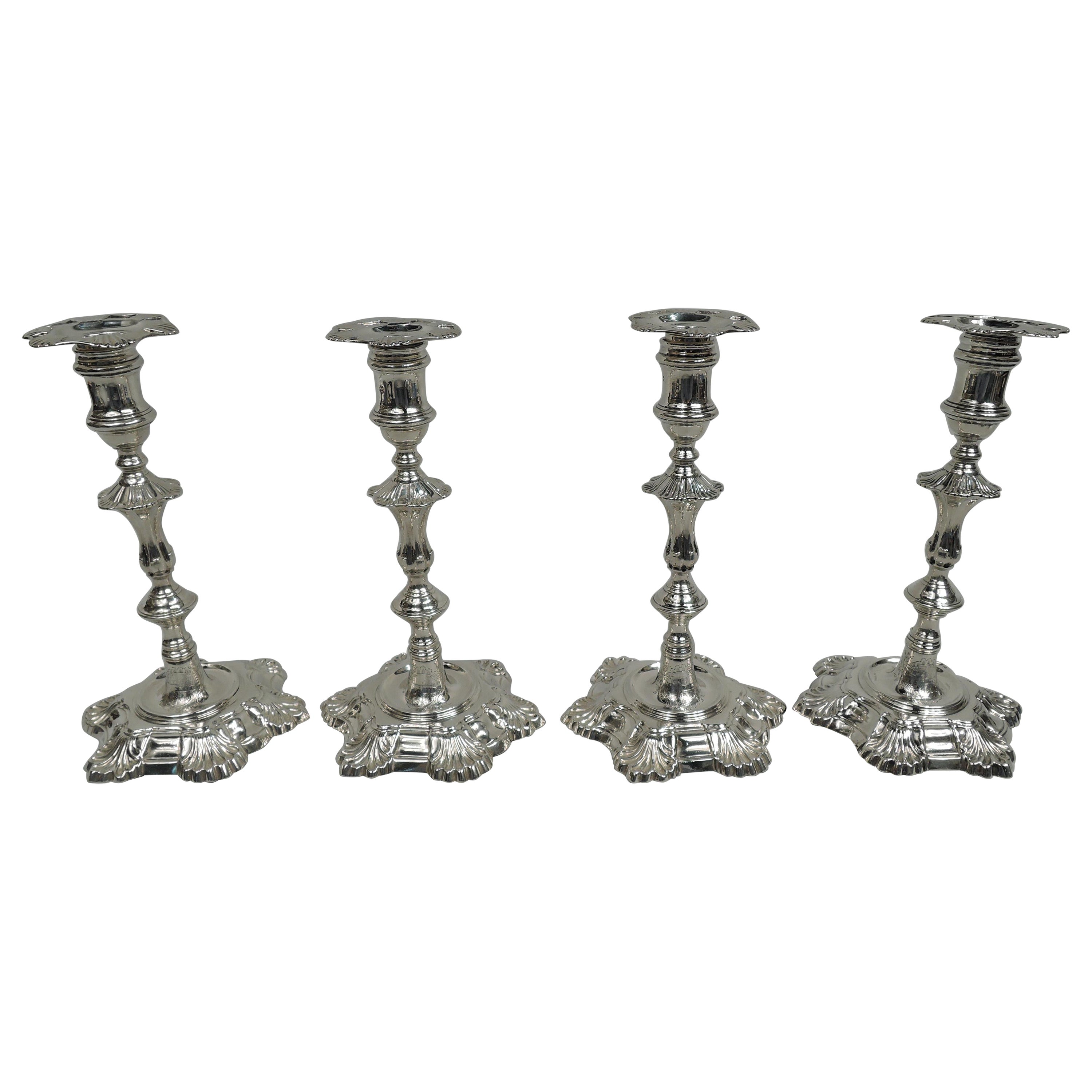 Juego de 4 candeleros ingleses georgianos de 6 conchas de Morison en venta