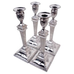 Set di 4 candelieri a colonna neoclassici georgiani inglesi, 1779