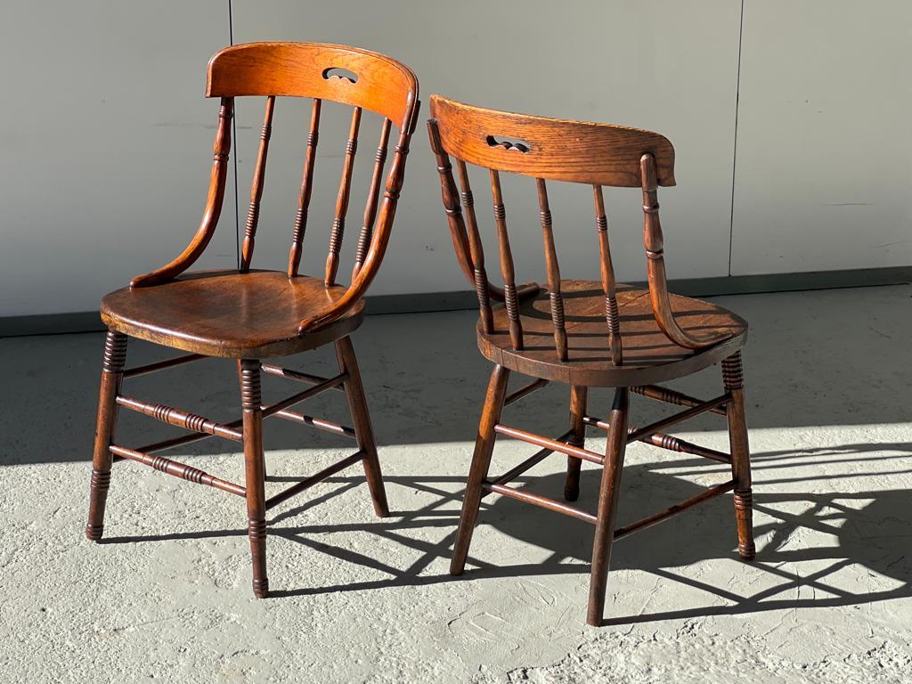 Set of 4 English-style turned wood chairs 1950  In Good Condition In Saint Rémy de Provence, FR