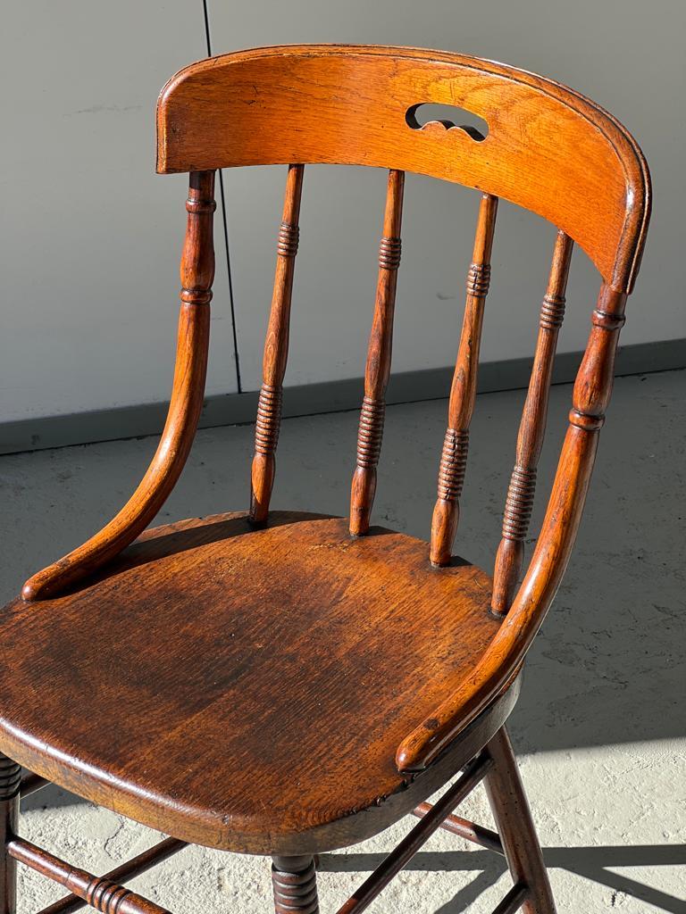 Wood Set of 4 English-style turned wood chairs 1950 