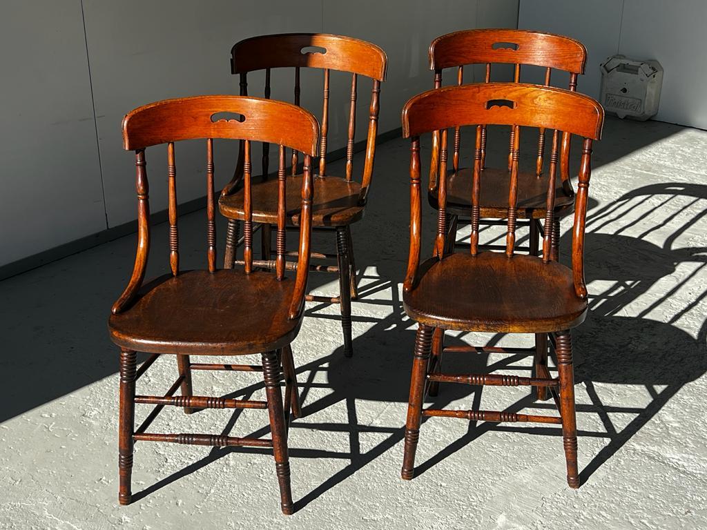 Set of 4 English-style turned wood chairs 1950  2