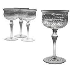 Ein Satz von 4 gravierten Champagnergläsern aus Bleikristall, um 1910