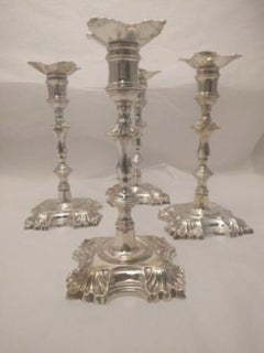 Set di 4 candelieri in fusione in stile georgiano di Ensko con bordo a conchiglia