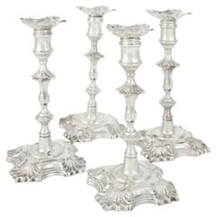 Set di 4 candelieri in fusione in stile georgiano di Ensko con bordo a conchiglia