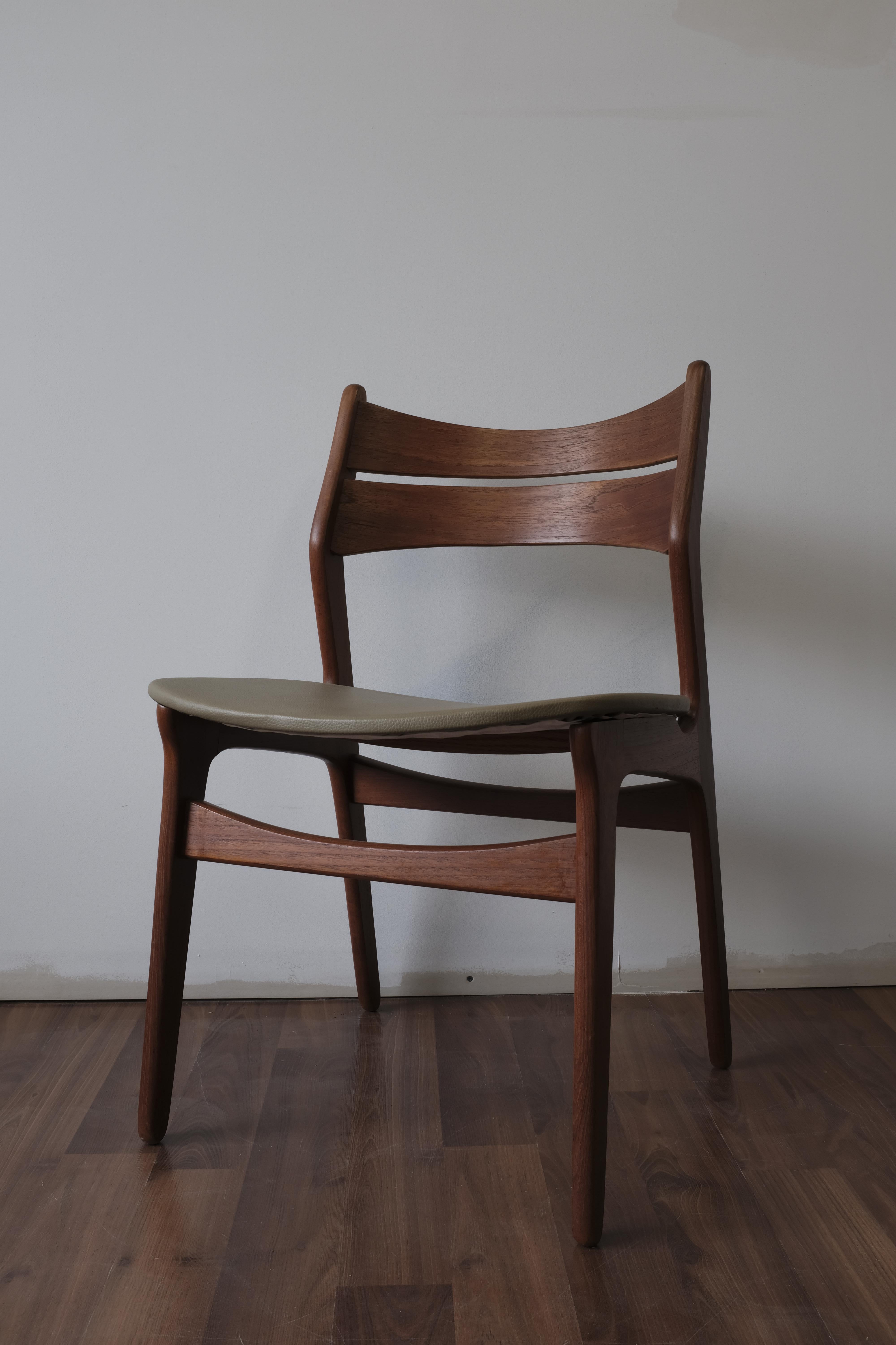 Danish Set of 4 Erik Buch Teak Dining Chairs