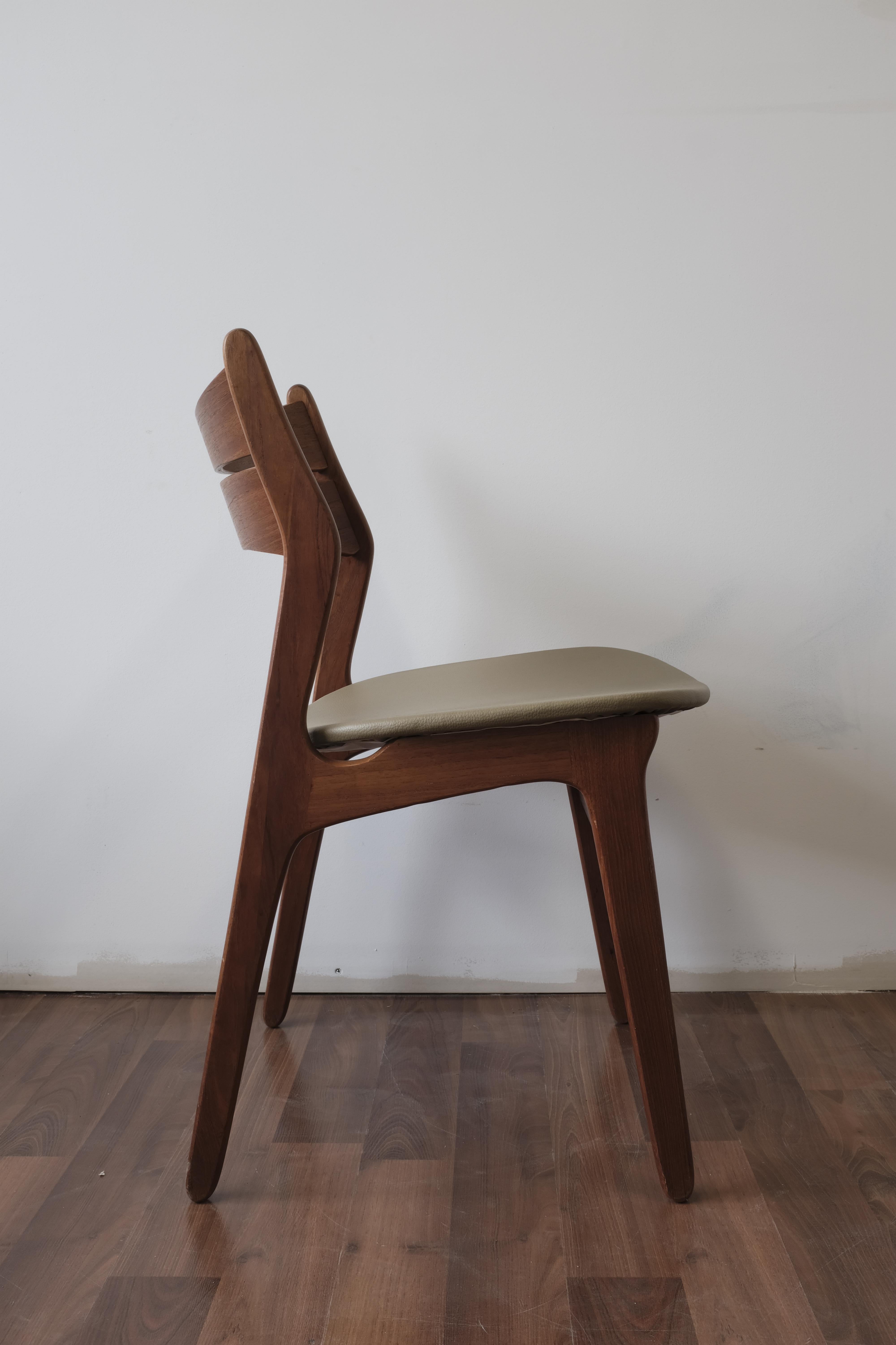 Mid-20th Century Set of 4 Erik Buch Teak Dining Chairs
