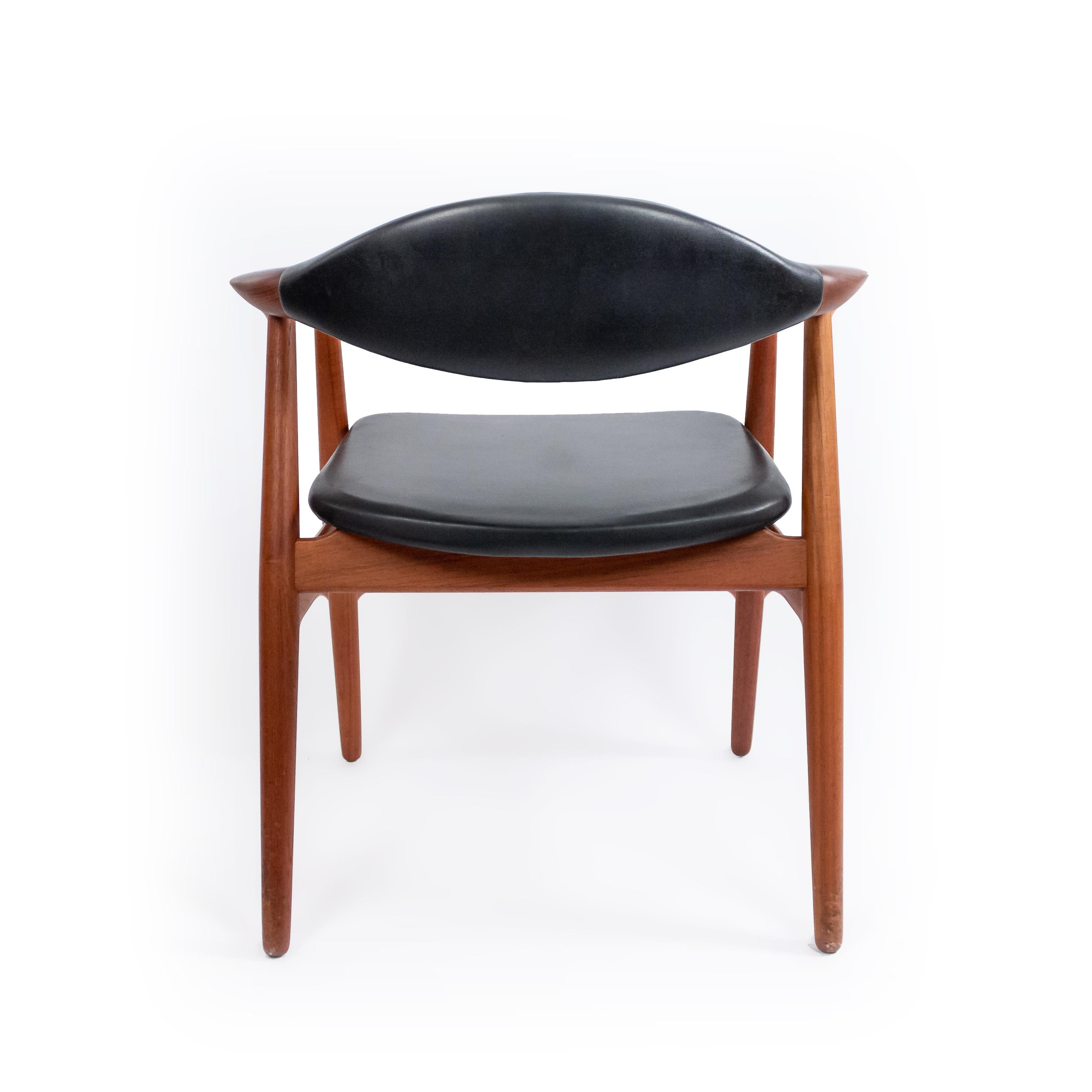Mid-Century Modern Set of 4 Erik Kirkegaard Teak Mid-Century Side Chairs For Sale