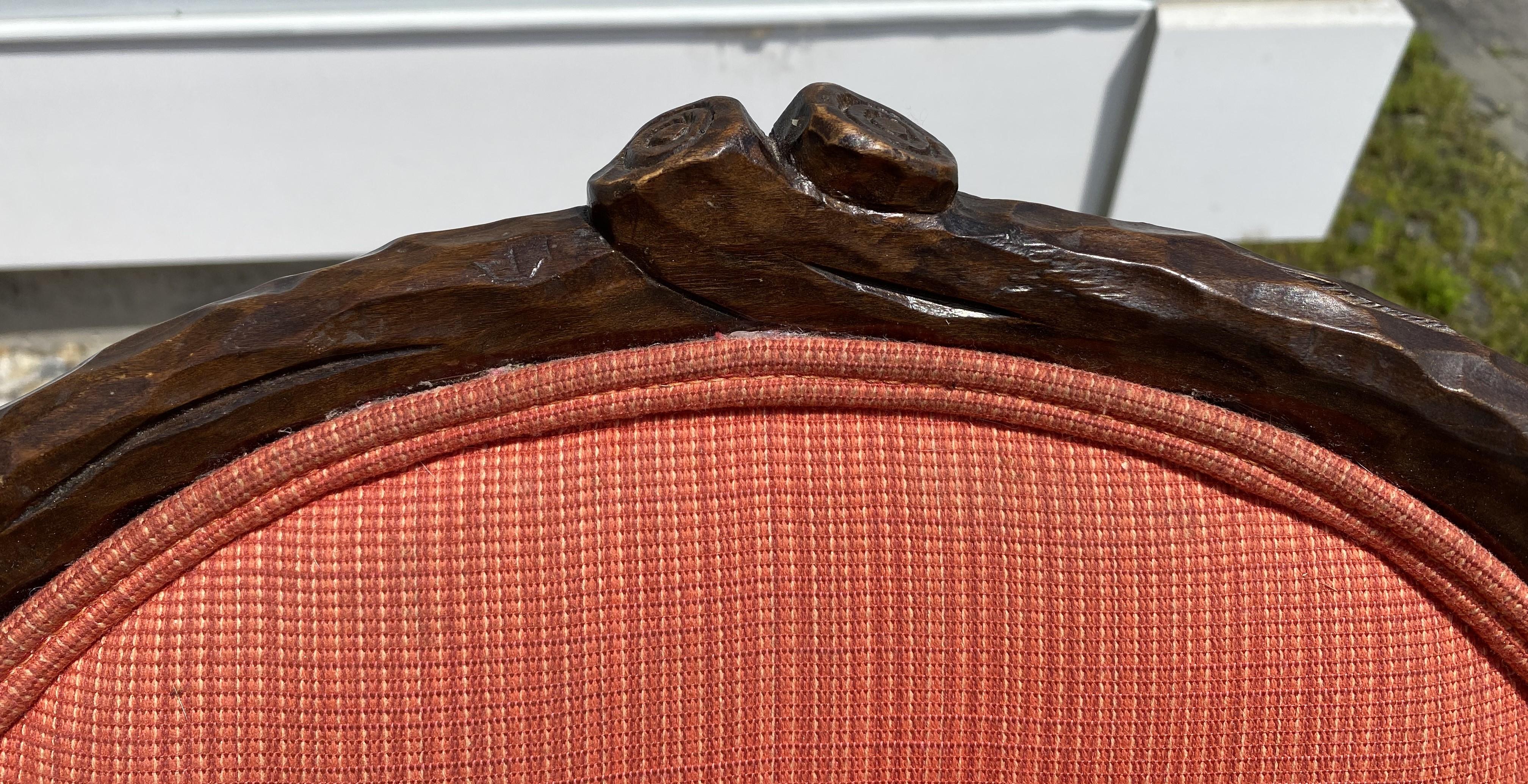 Ensemble de 4 fauteuils en acajou faux bois conçus sur mesure par Erika Brunson en vente 2
