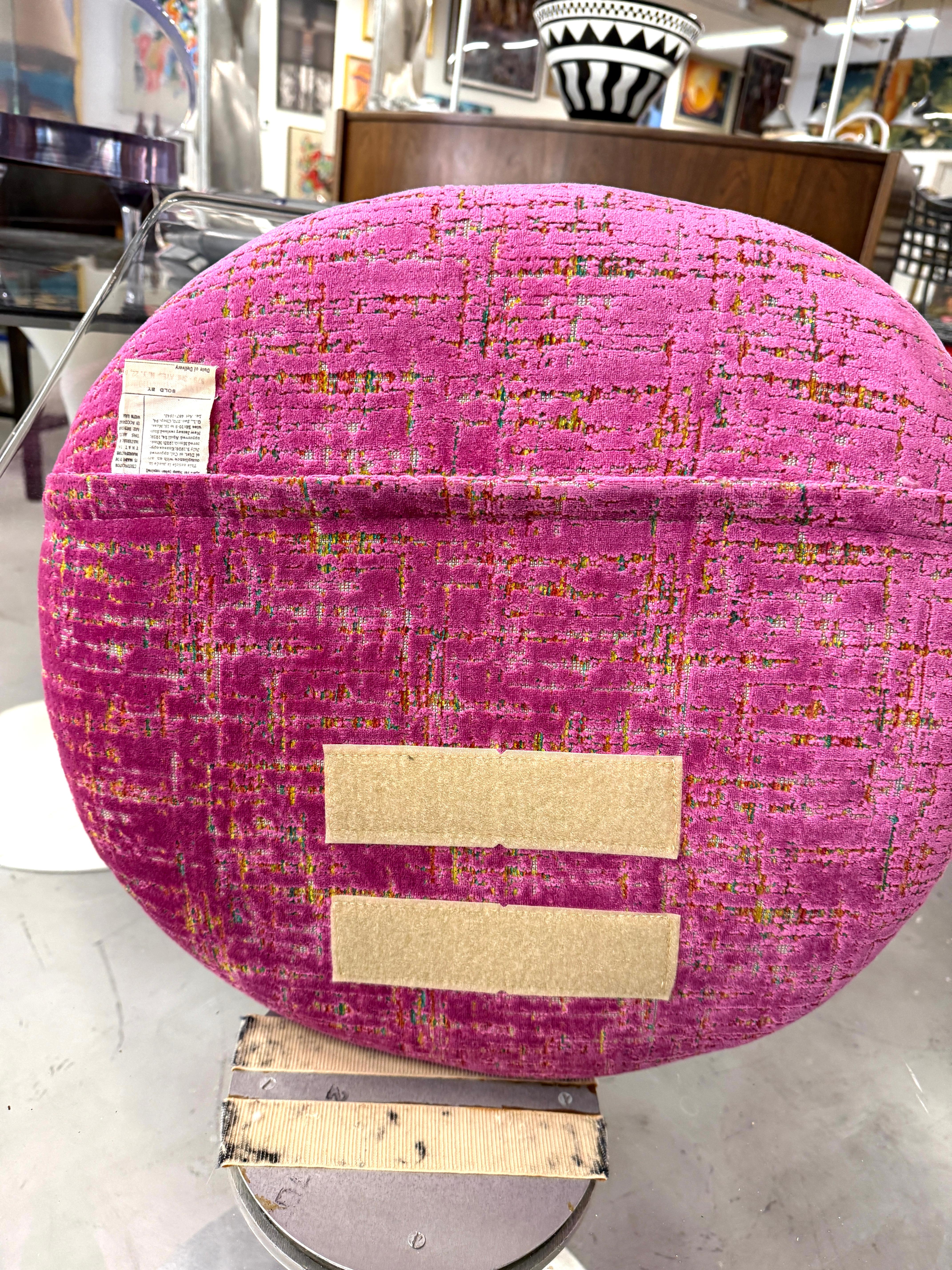 Satz von 4 drehbaren Stühlen von Erwine und Estelle Laverne in Champagner im Zustand „Gut“ im Angebot in Palm Springs, CA