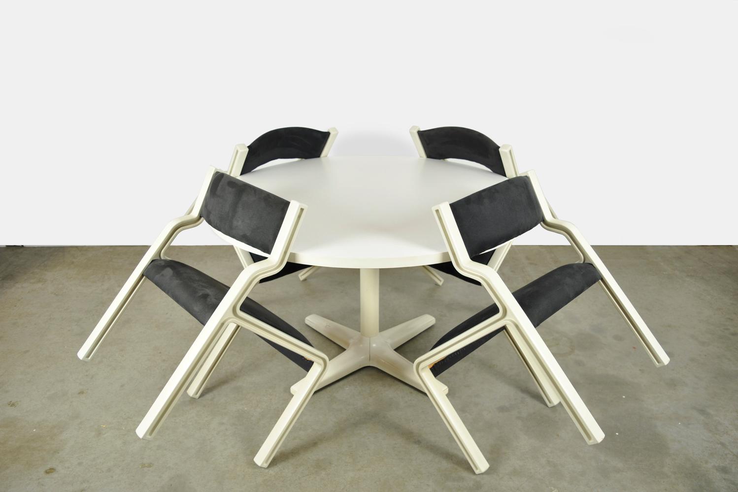 Set of 4 experimental dining chairs by Pierre Mennen for Pastoe, 1972 Netherland For Sale 6