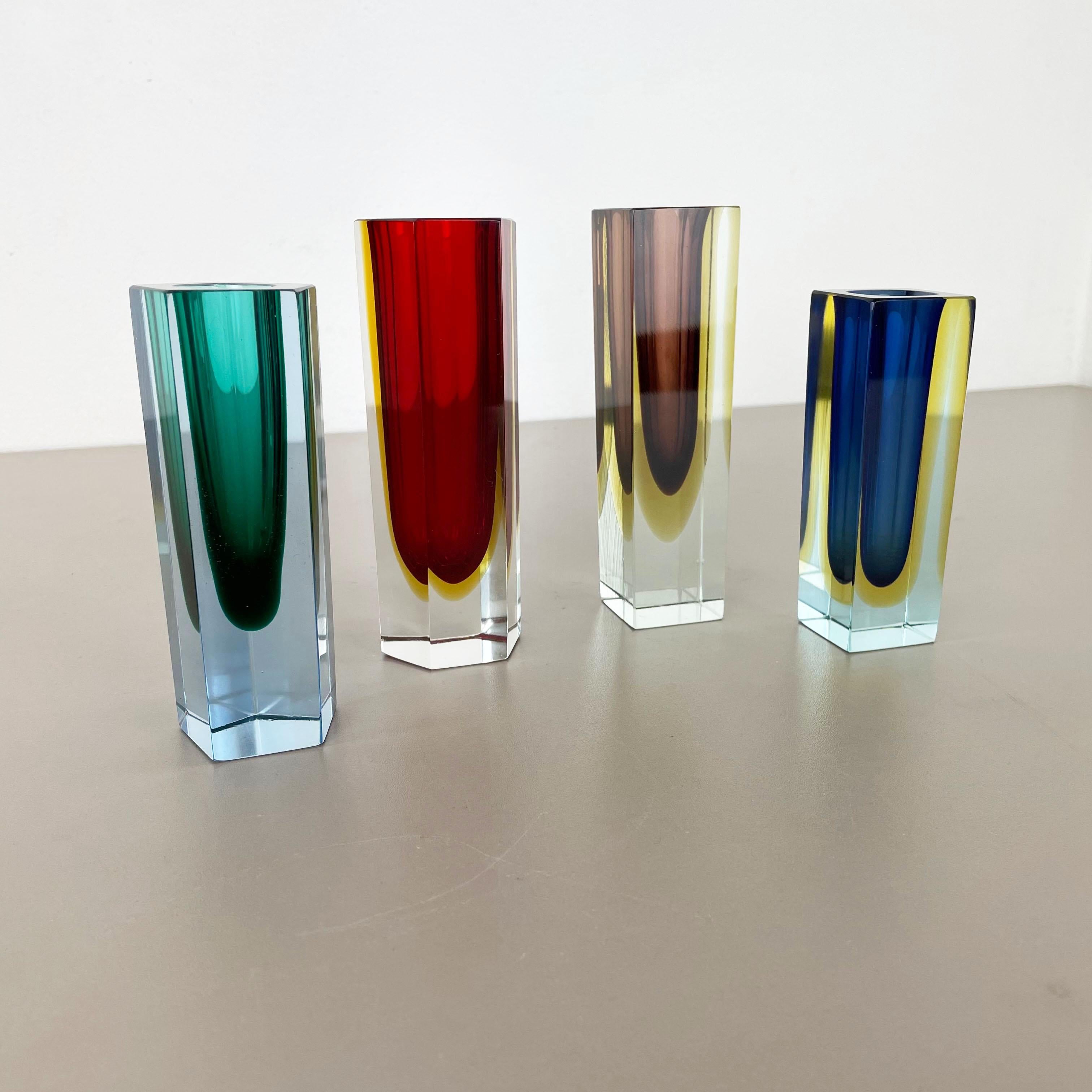 Satz von 4 facettierten Murano Glass Sommerso Vasen attri. Flavio Poli, Italien, 1970er-Jahre (Moderne der Mitte des Jahrhunderts)